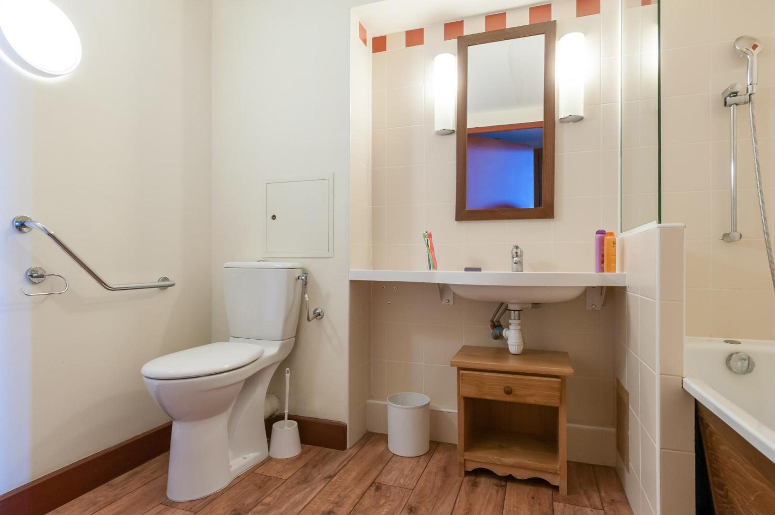 Two-Bedroom Duplex Apartment with Balcony (7 People) photo 2