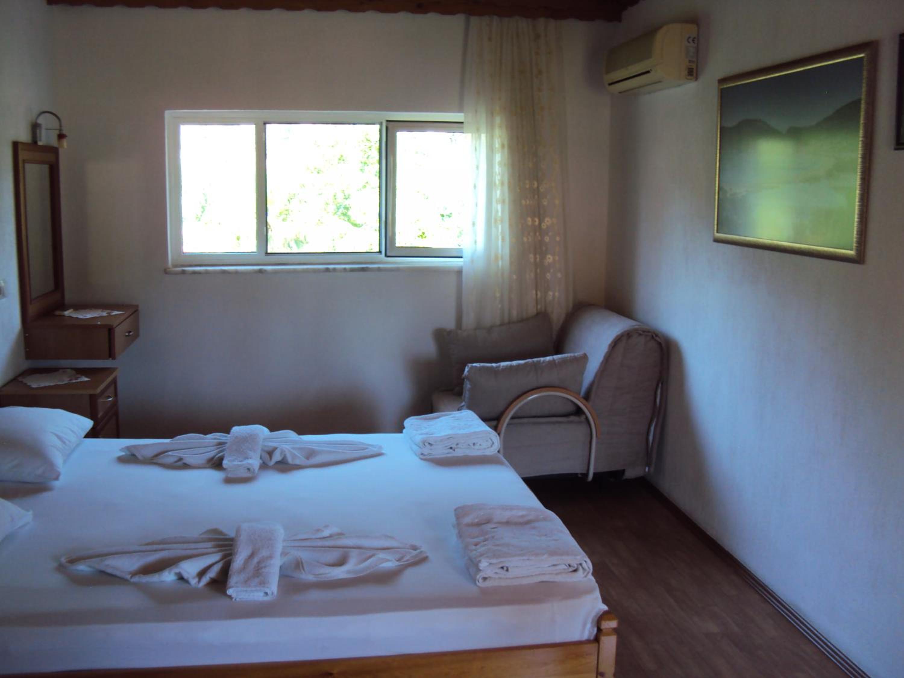 Double or Twin Room - Photo 2