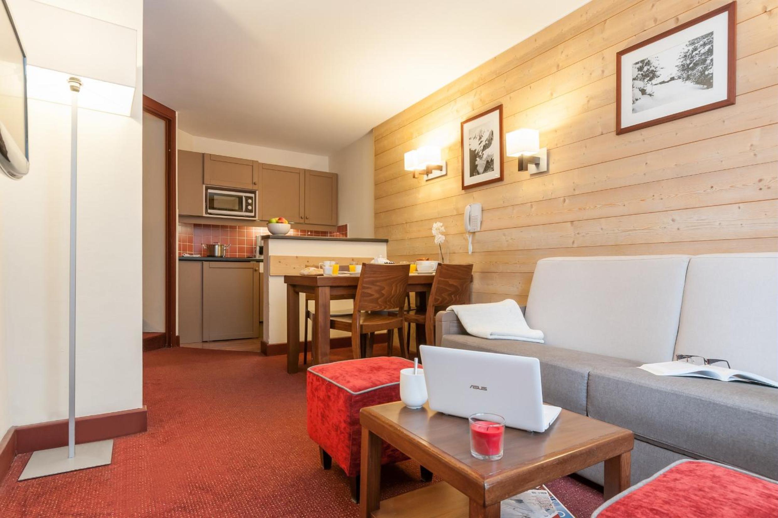 One-Bedroom Apartment (4 People) photo 2