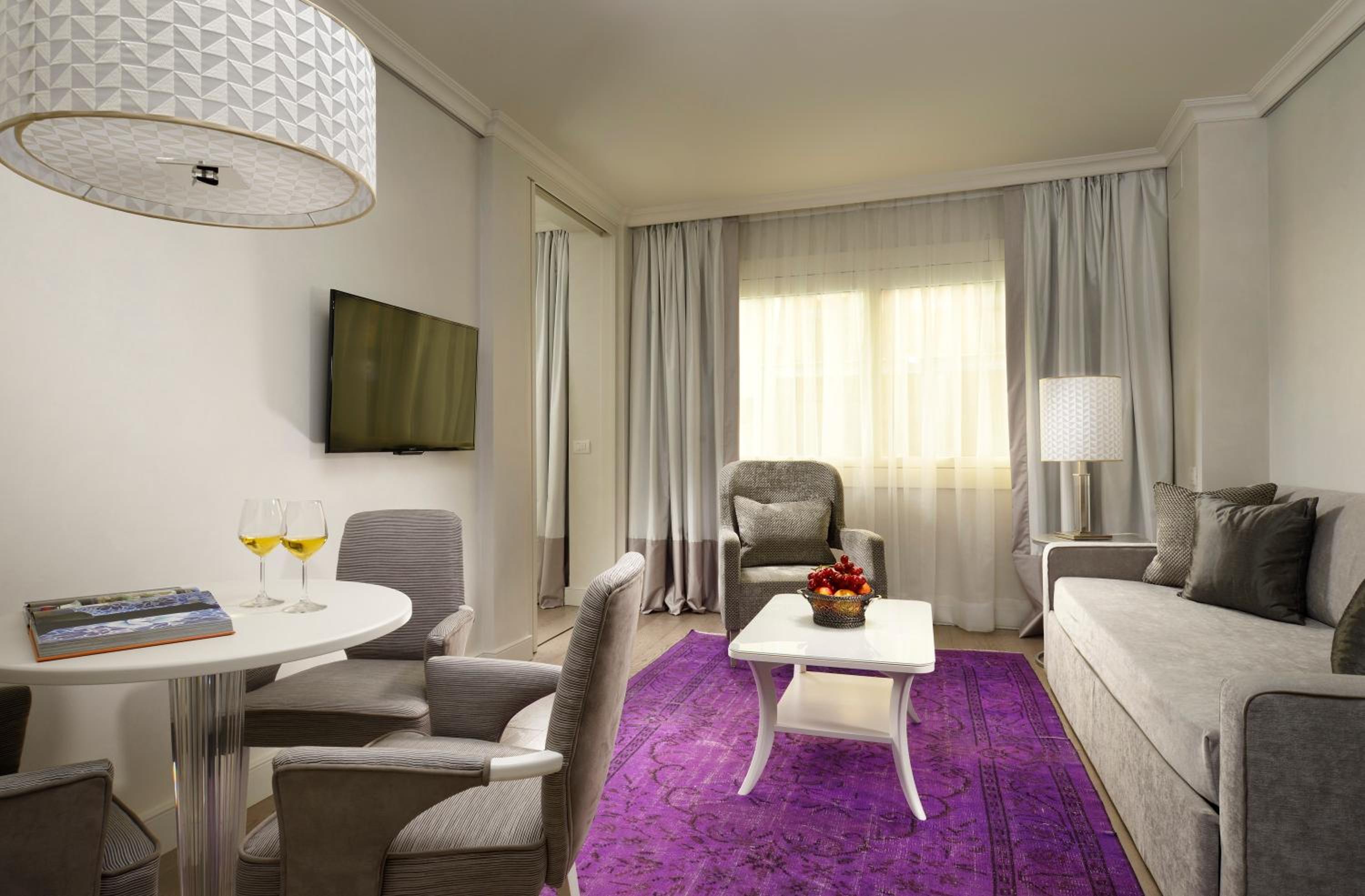 Executive Suite photo 2