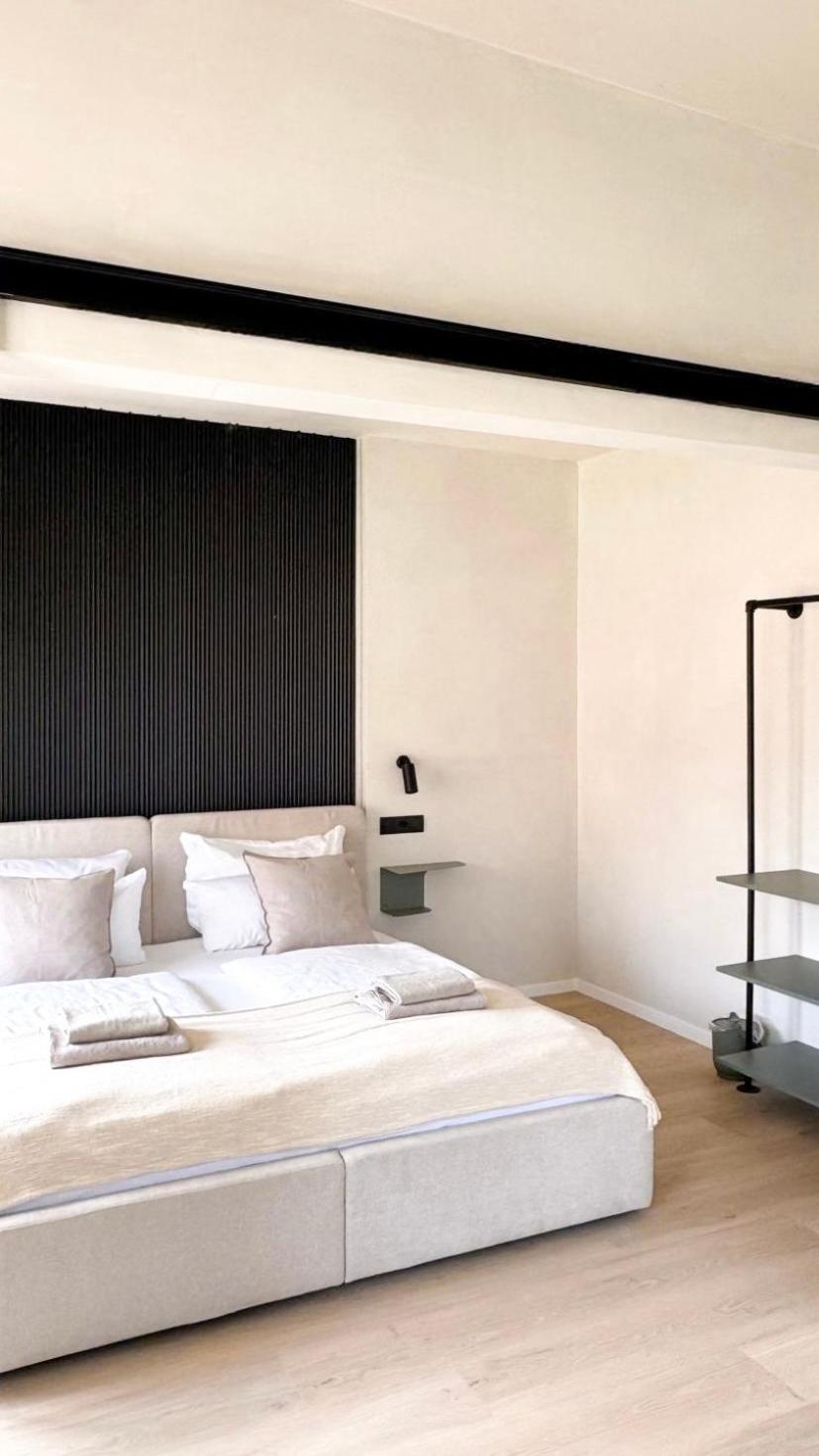 Family Suite with view to the Vineyards & Balcony