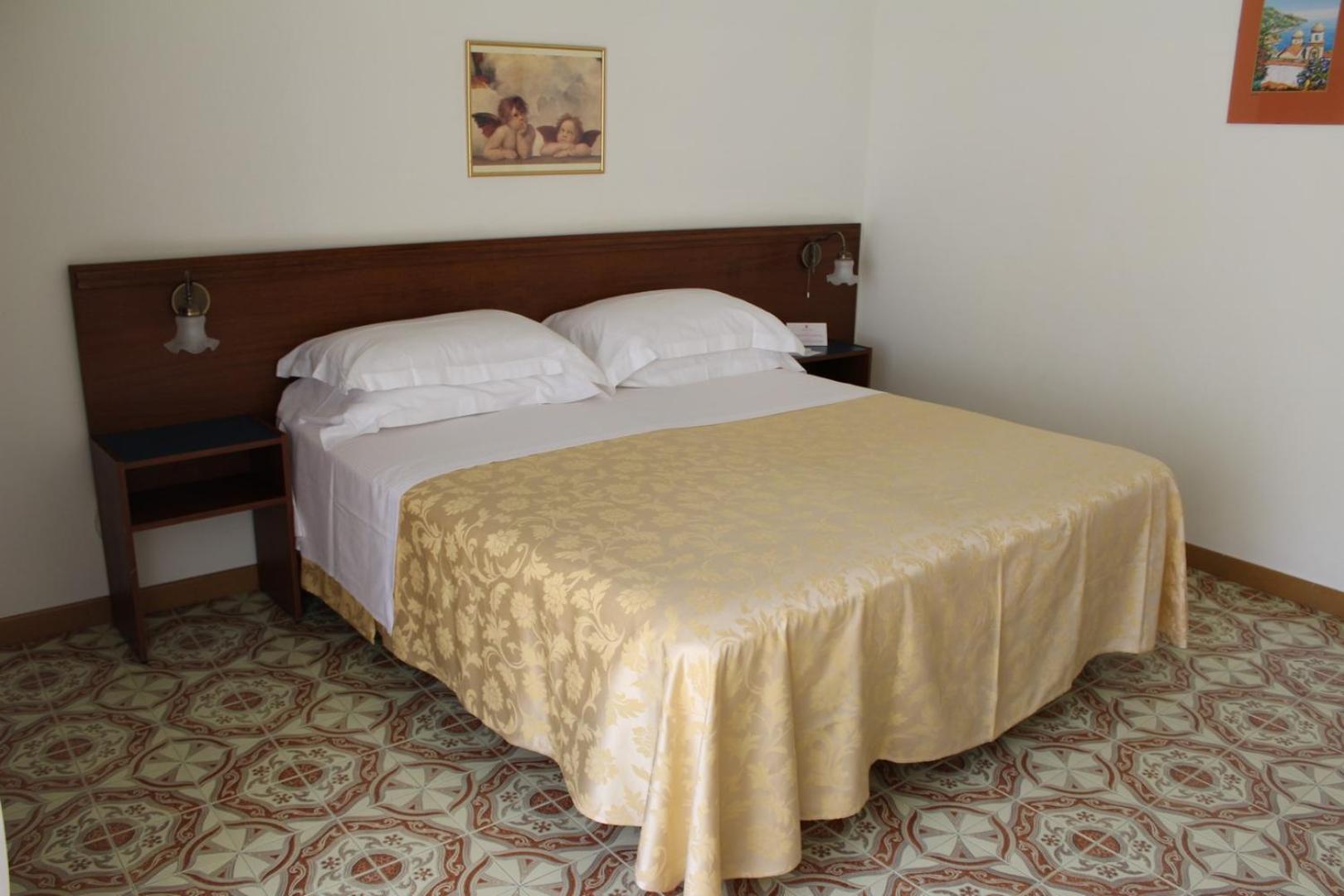 Two-Bedroom Apartment - Photo 11