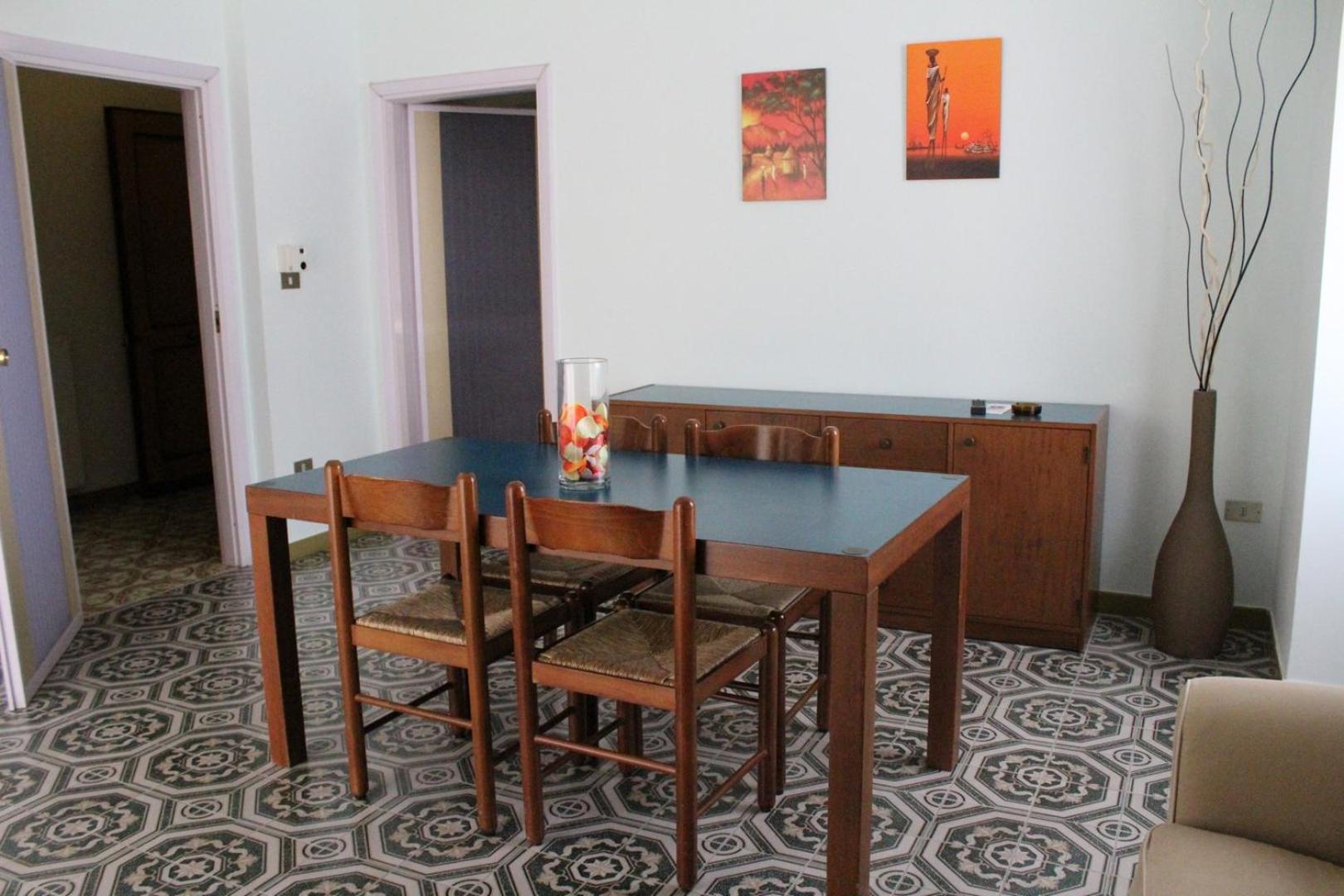 Two-Bedroom Apartment - Photo 8