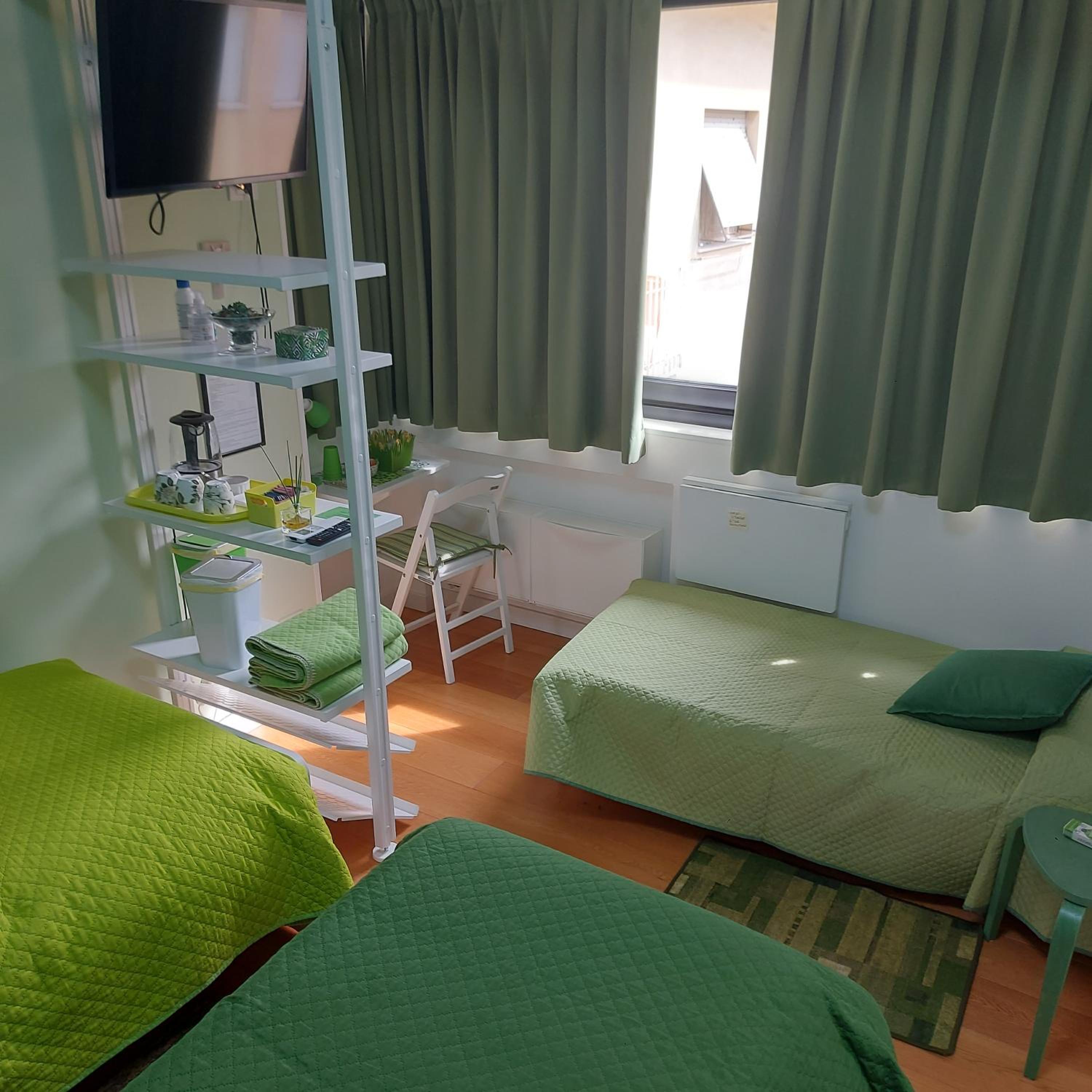 Twin Room with Private Bathroom photo 1