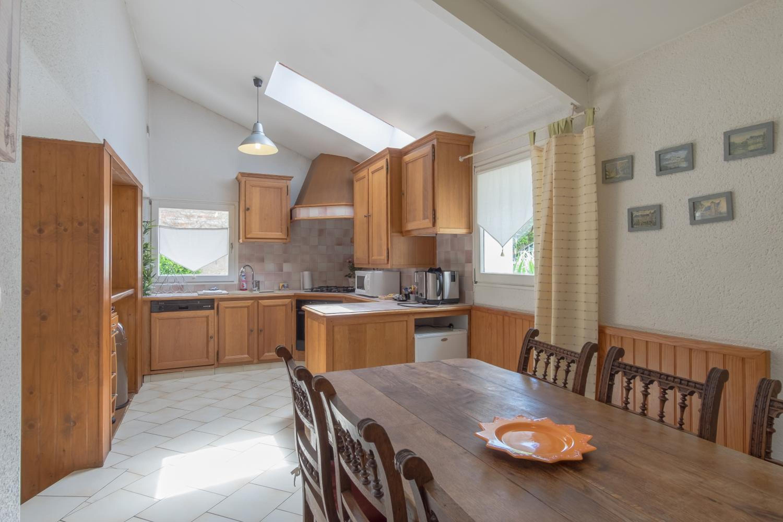 Two-Bedroom Townhouse with private sauna and jacuzzi - Independant Building photo 2