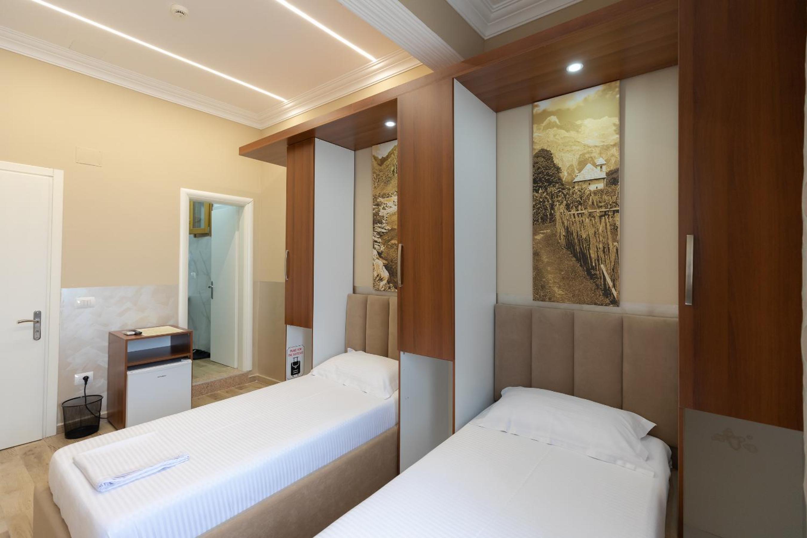 Deluxe Twin Room photo 3