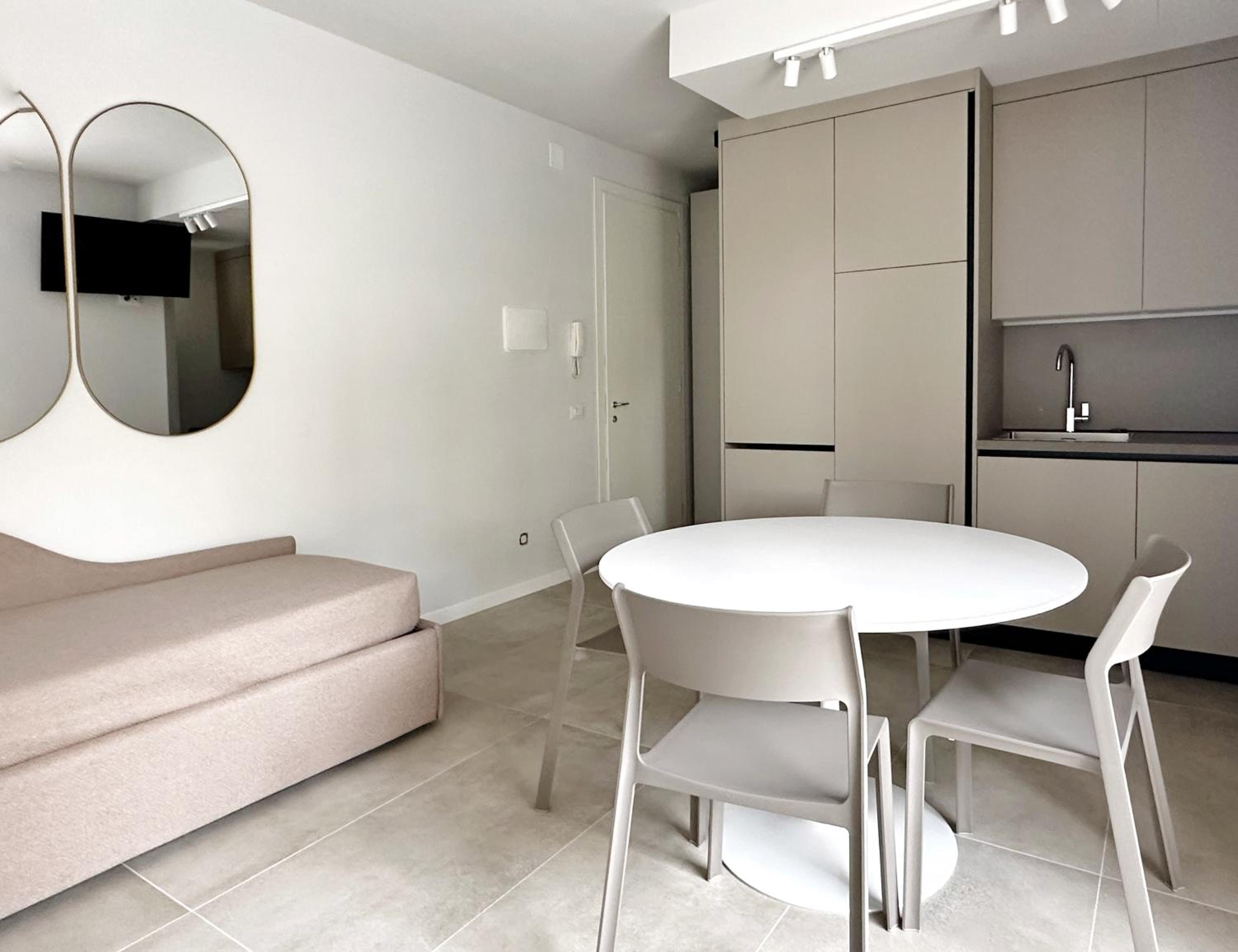 One-Bedroom Apartment with Terrace photo 2