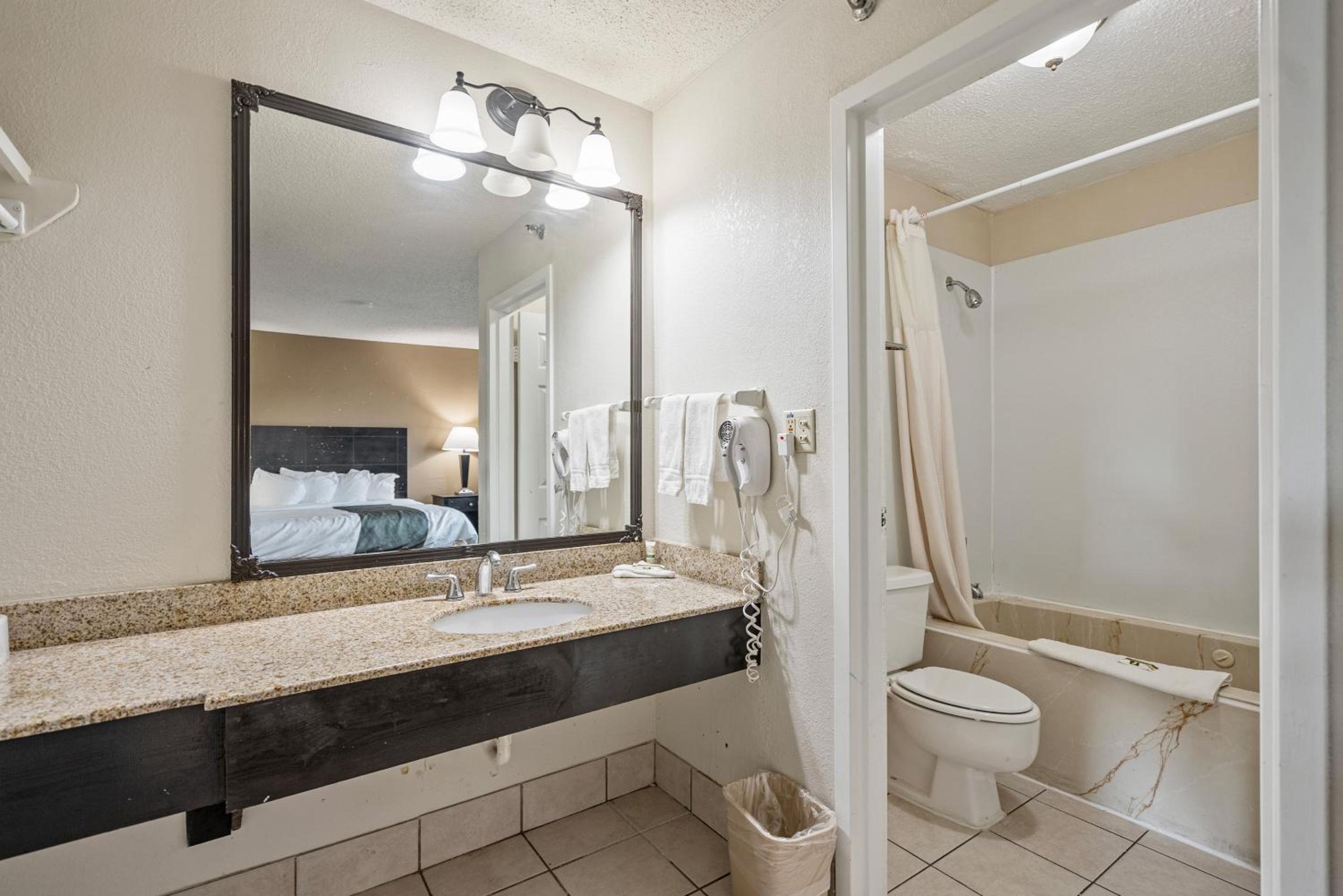 Deluxe Queen Room with Two Queen Beds