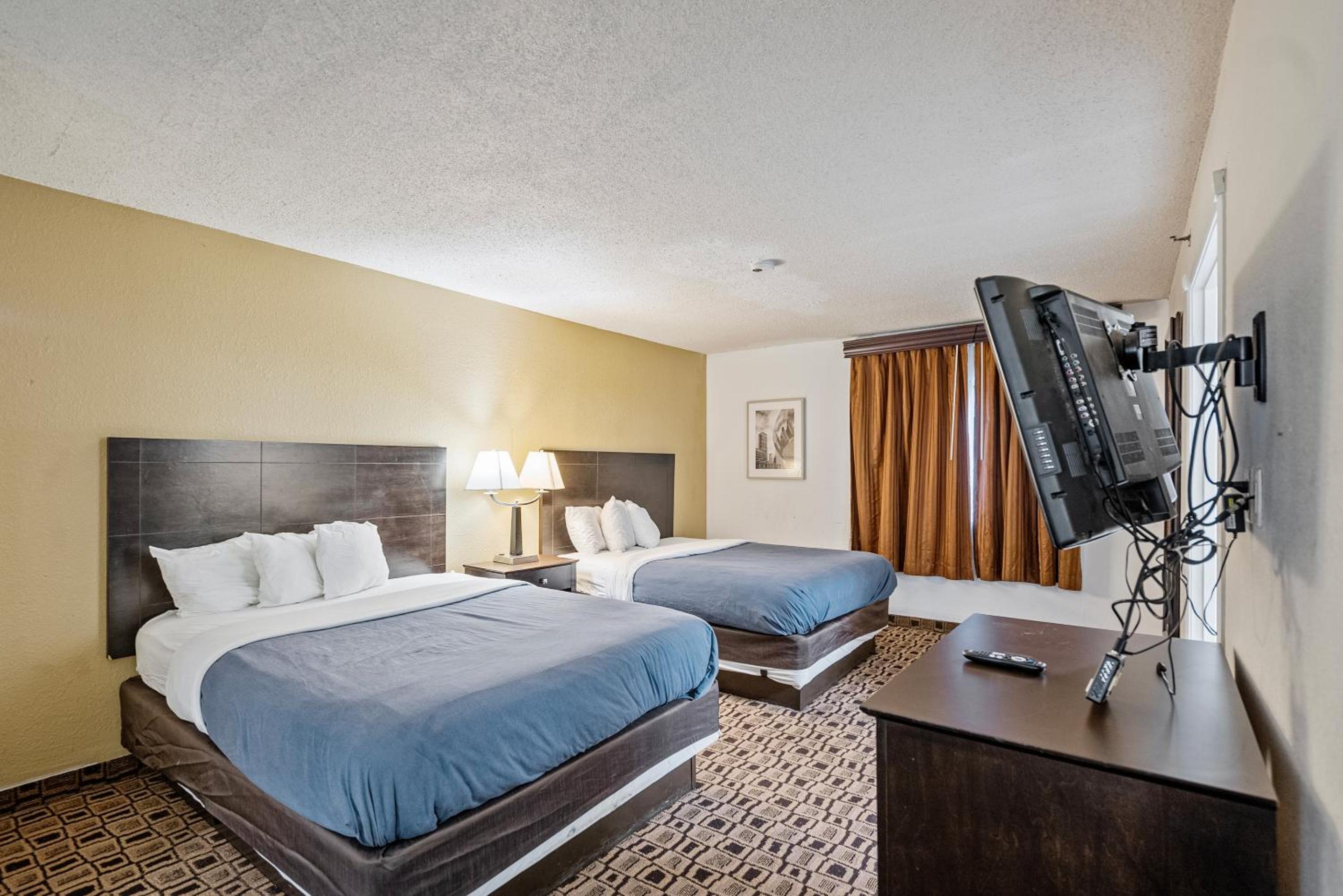 Deluxe Queen Room with Two Queen Beds