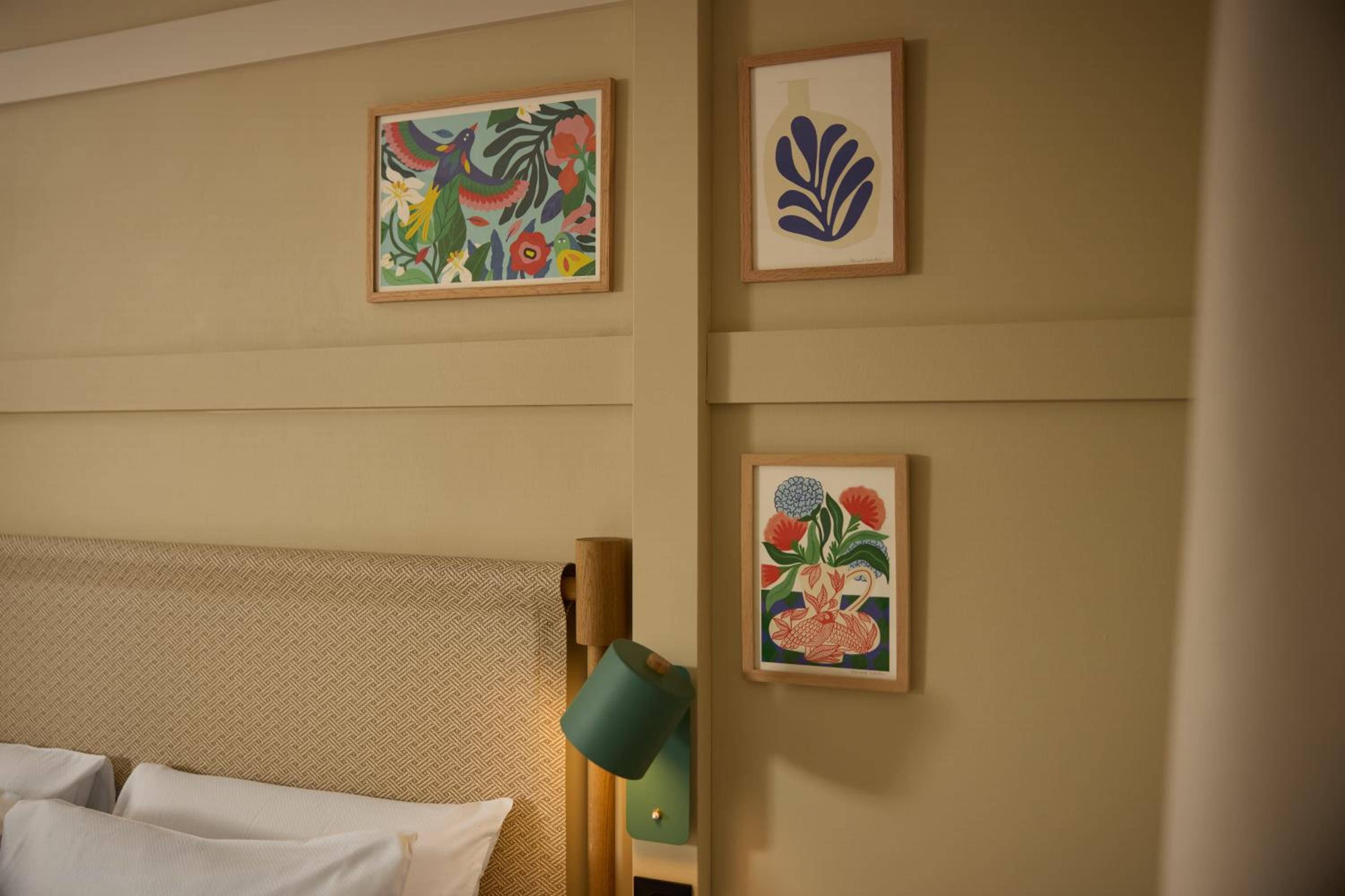 Superior Twin Room with Balcony and Garden View photo 2