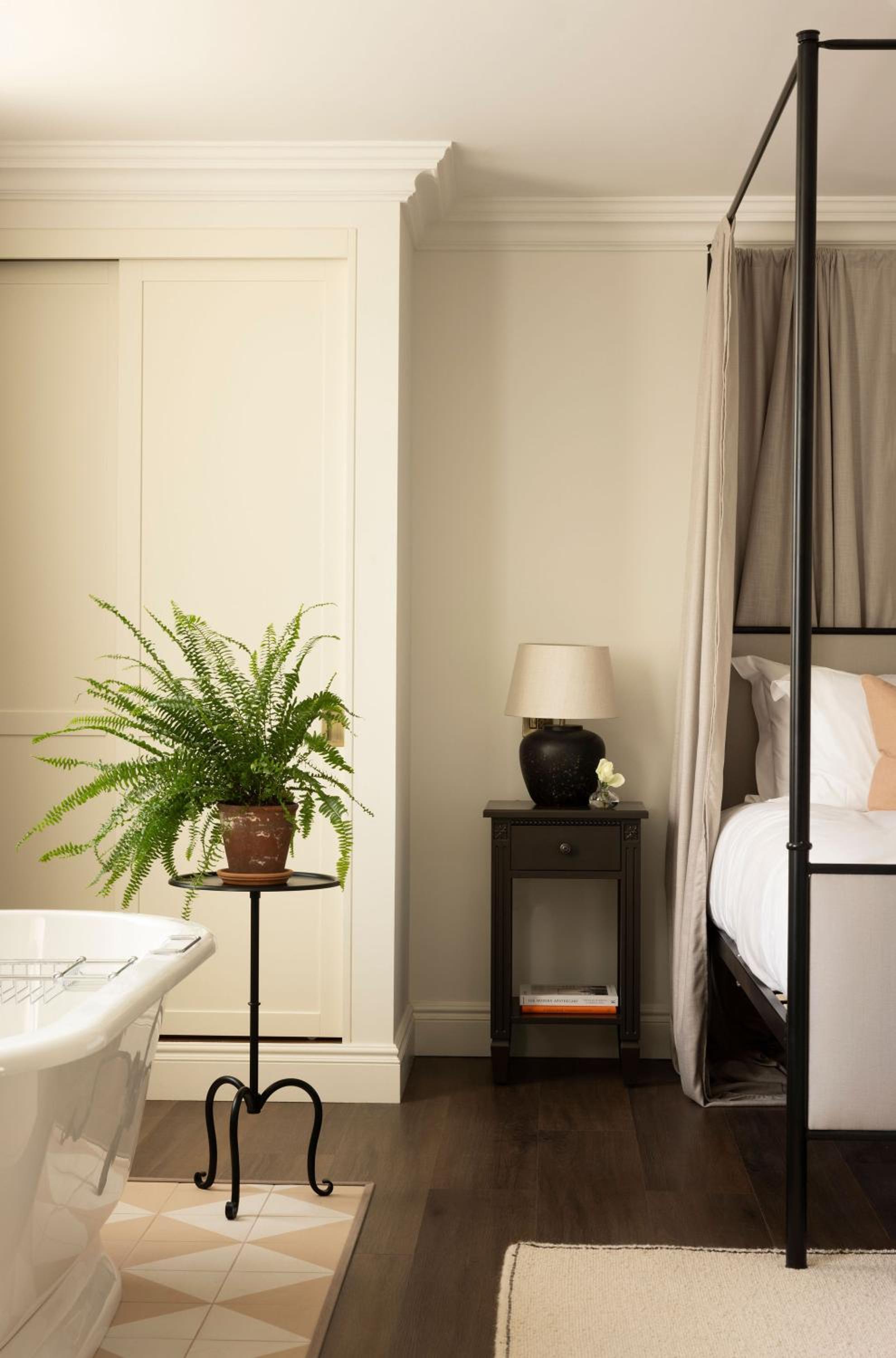 Master Bedroom photo 2