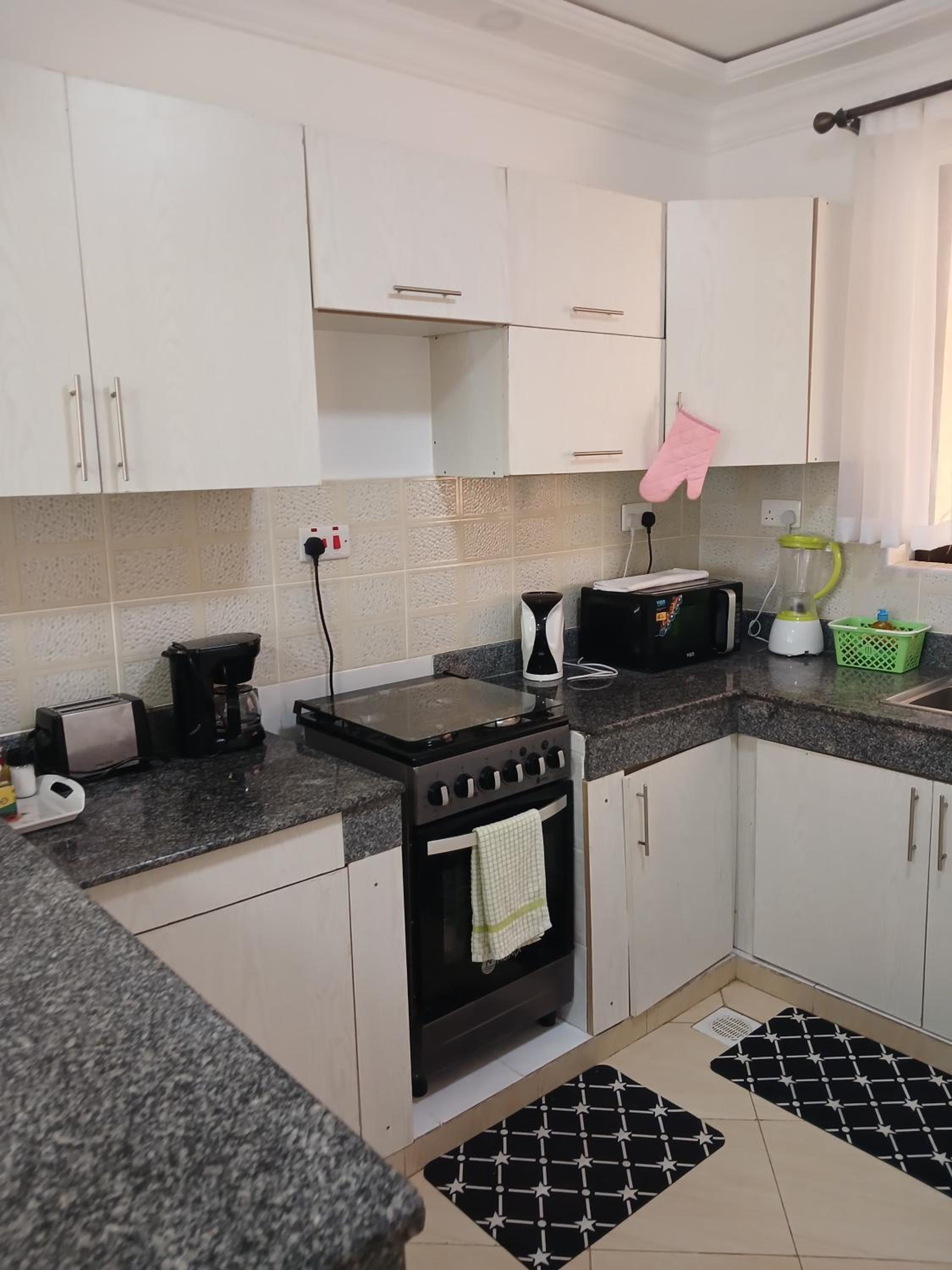 Family Two-Bedroom Apartment with View photo 3