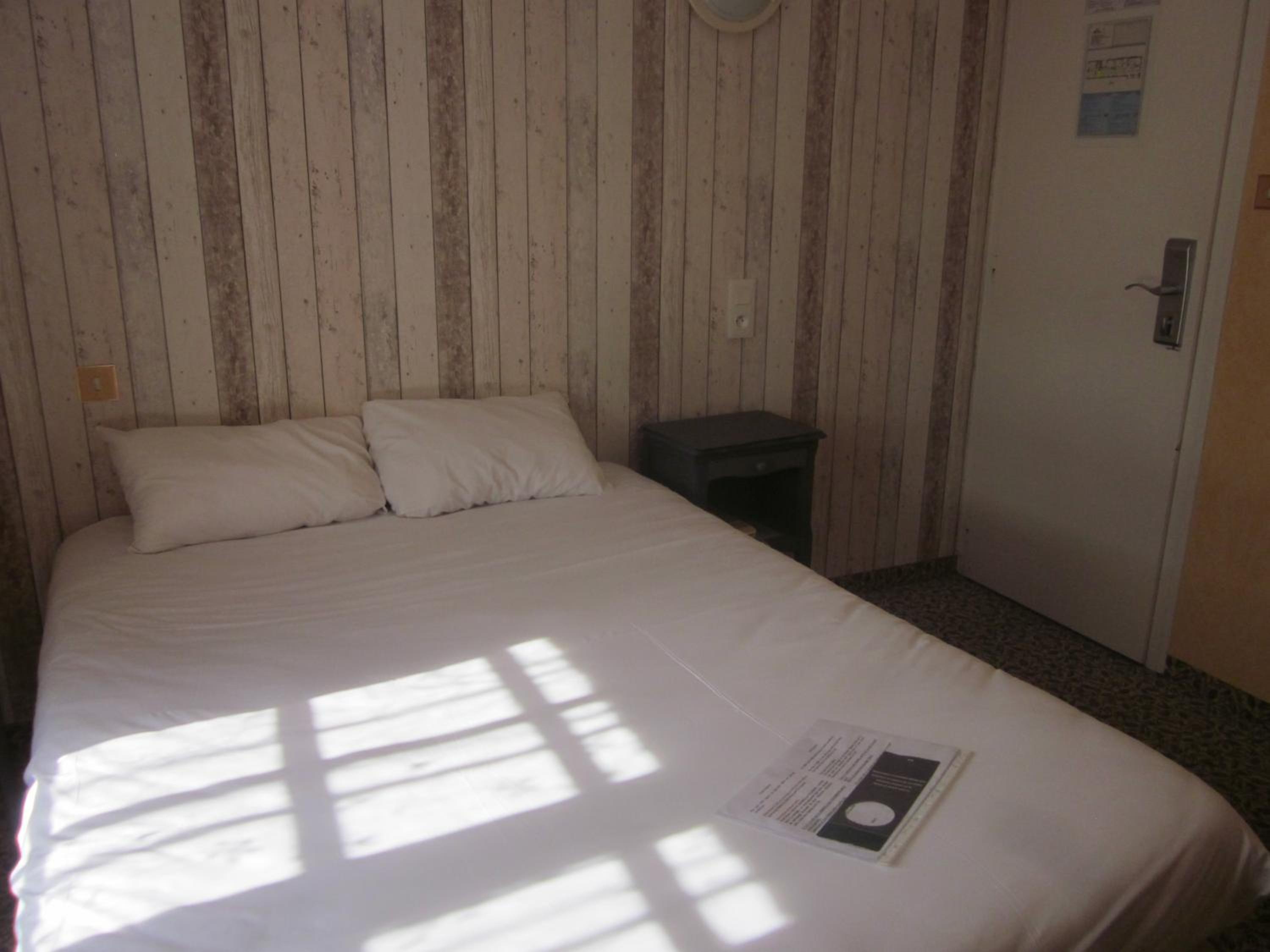 Double Room with Street View - Photo 8