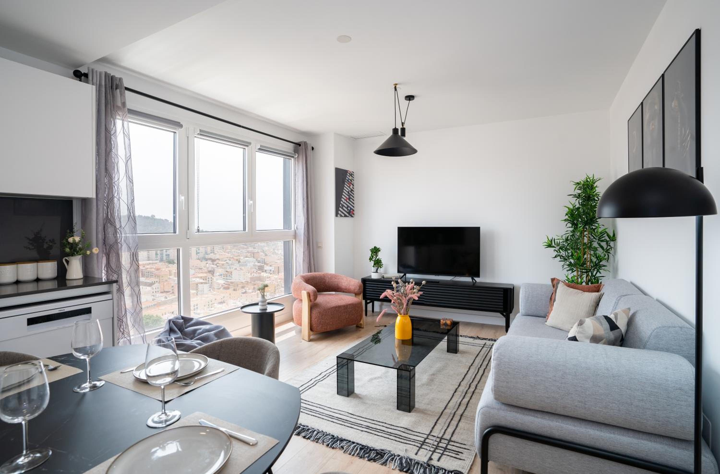 One-Bedroom Apartment with City View