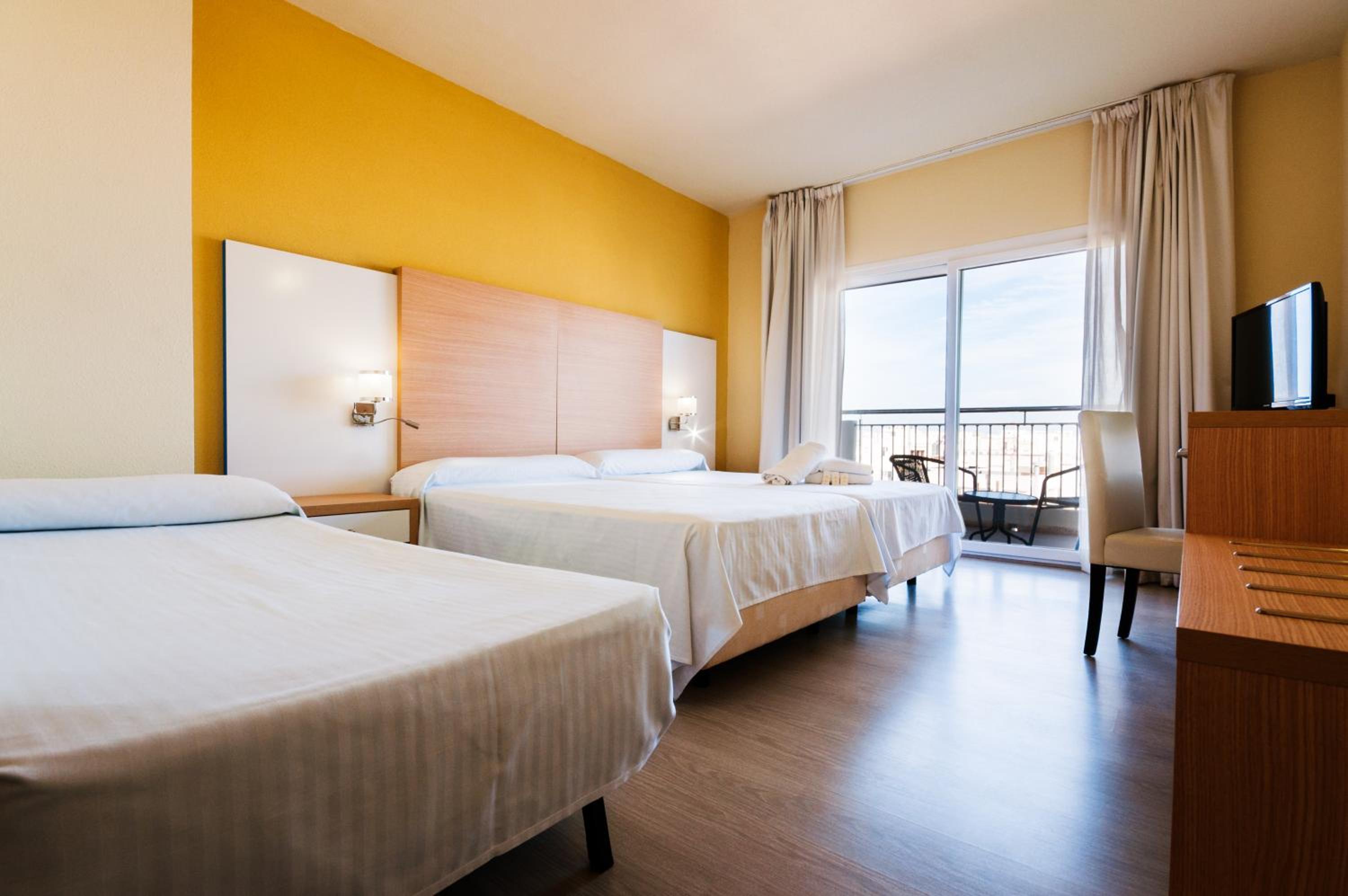 Triple Room with Terrace - Photo 3