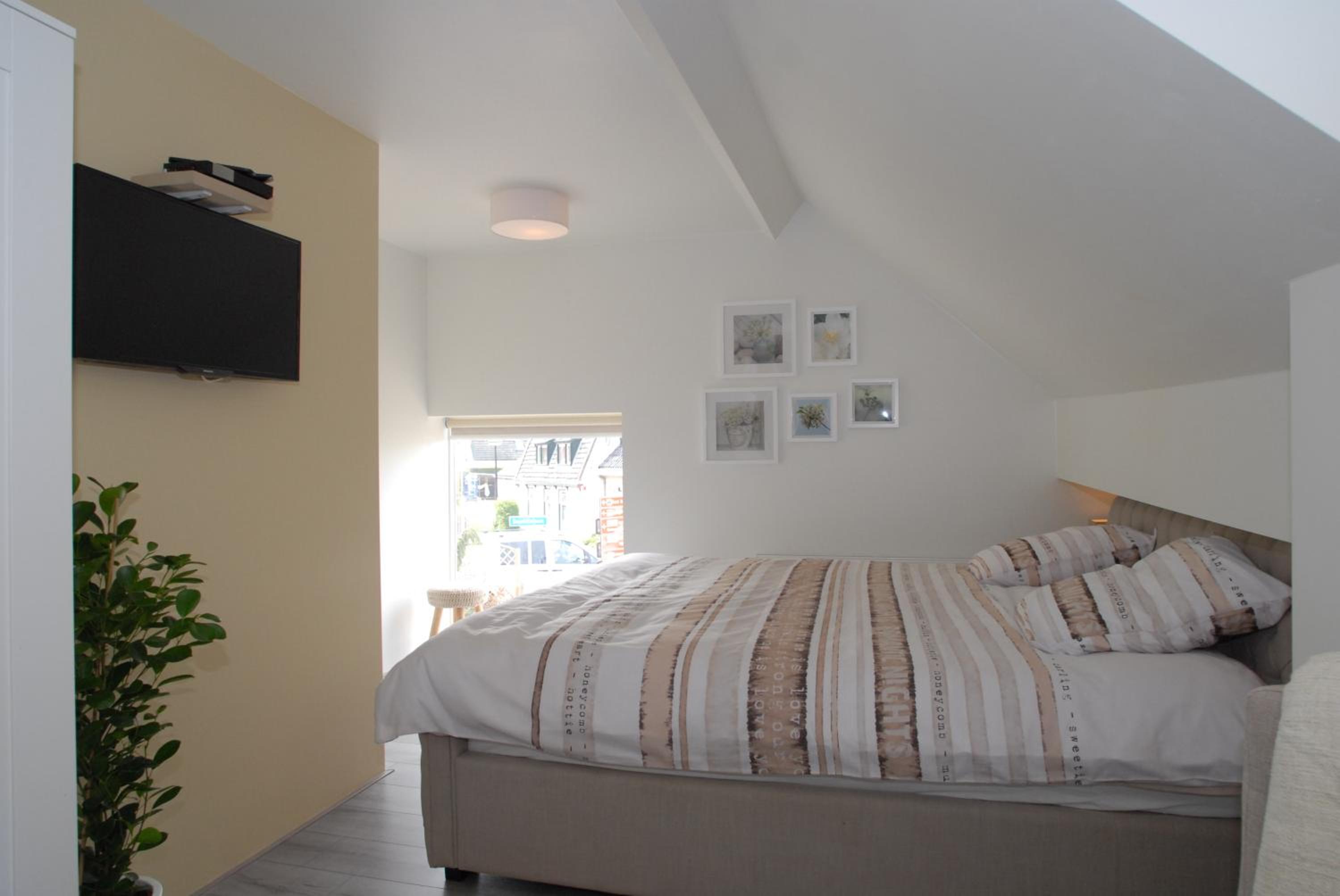 Triple Room with Bathroom - Photo 3