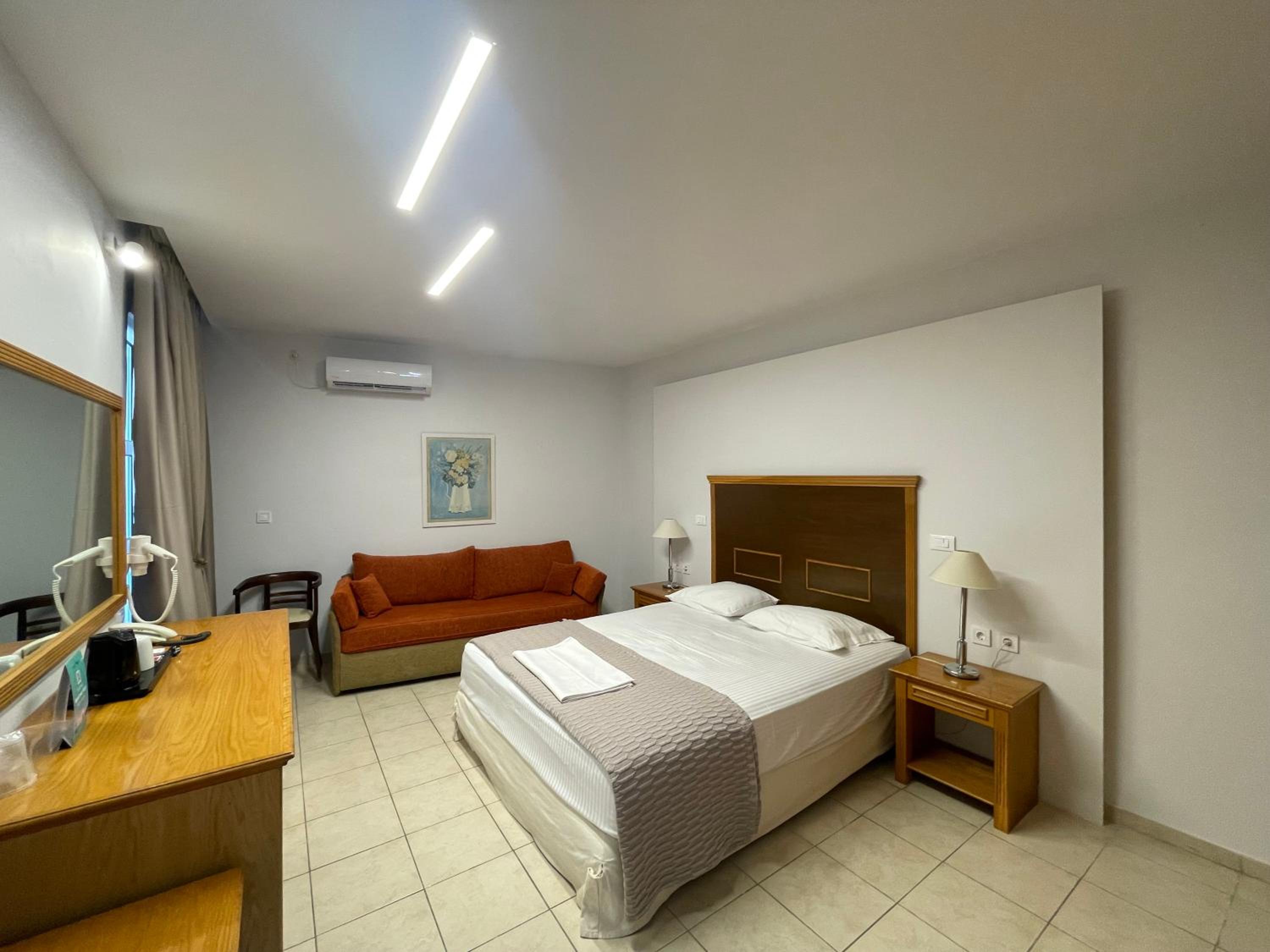 King Room with Spa Bath photo 2