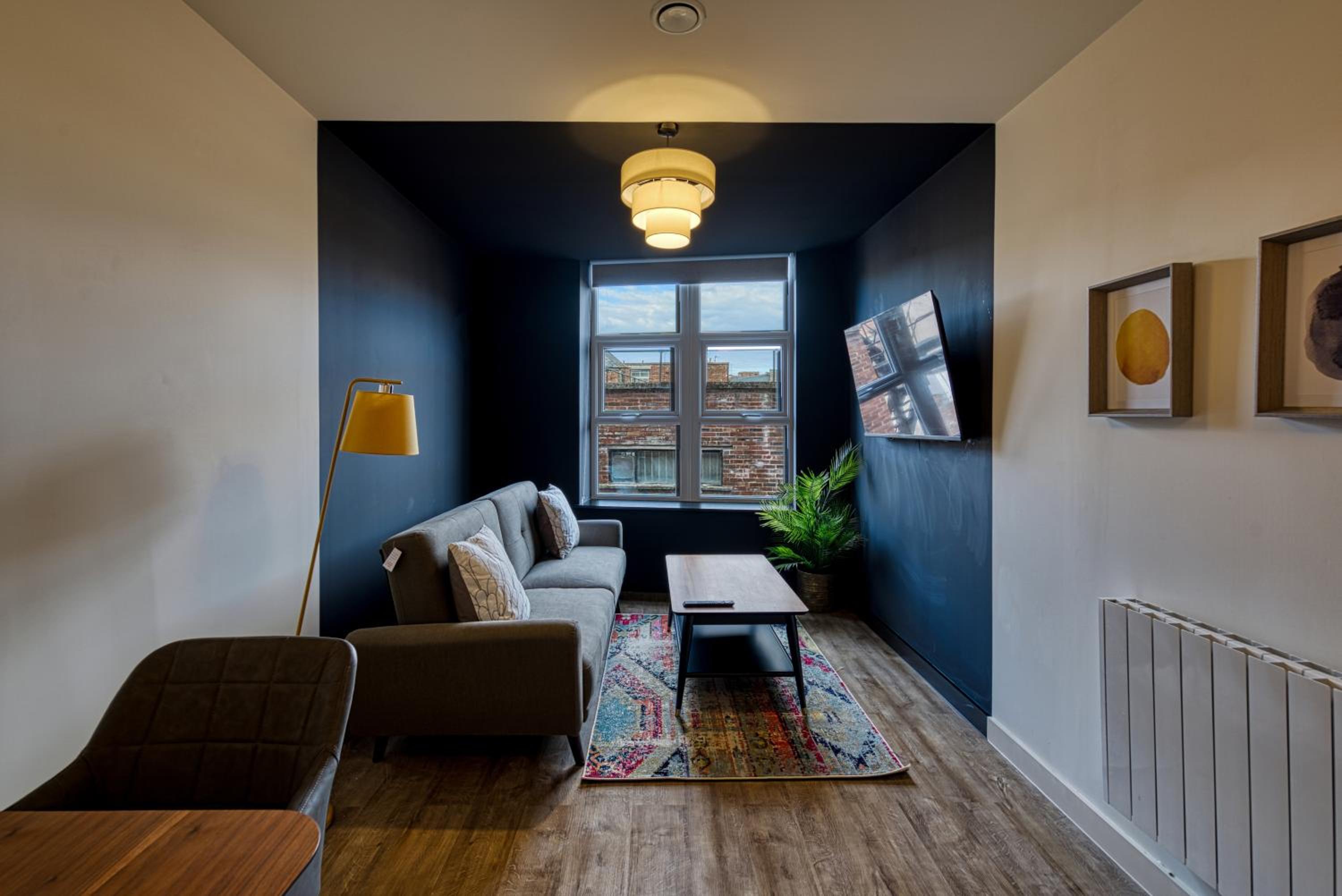 One-Bedroom Apartment photo 2