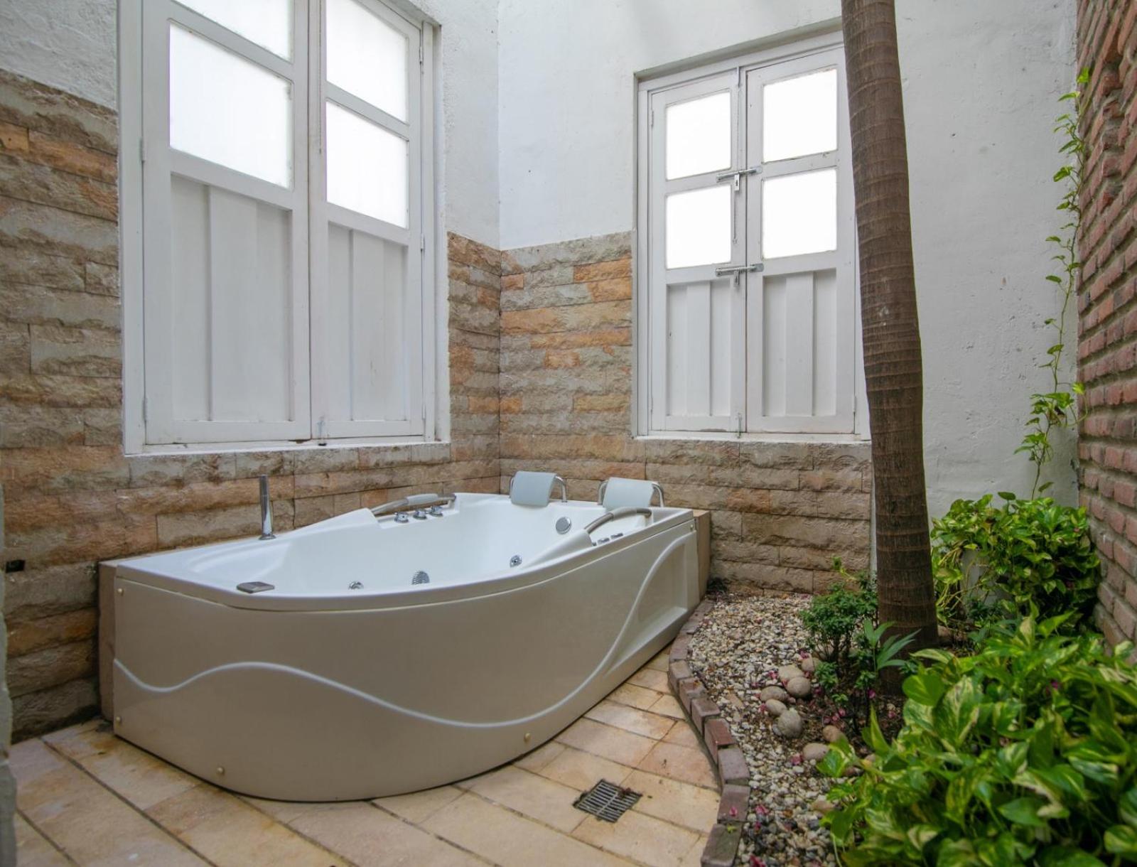 Deluxe Double Room with Bath