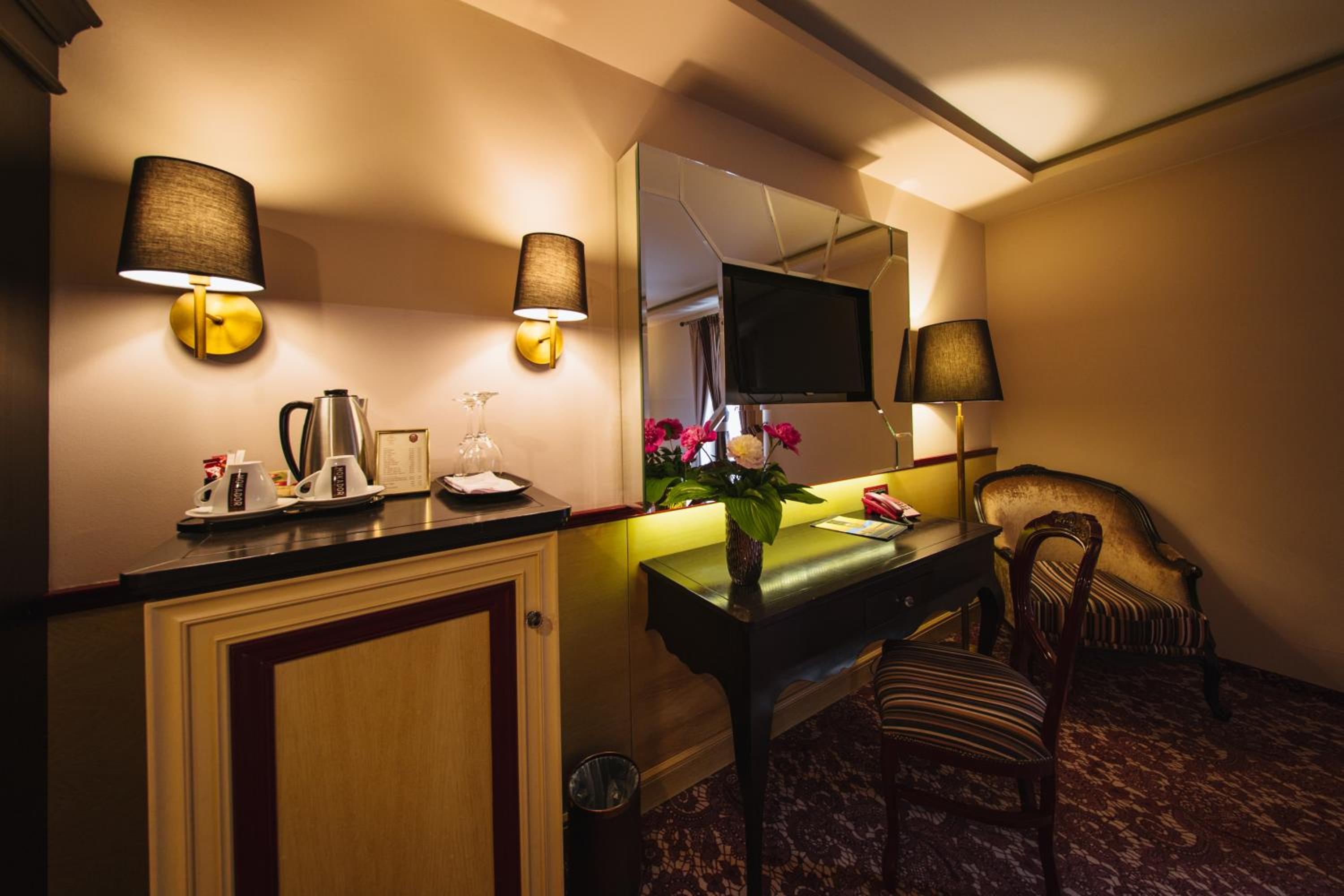 Superior Deluxe Double or Twin Room  photo 3