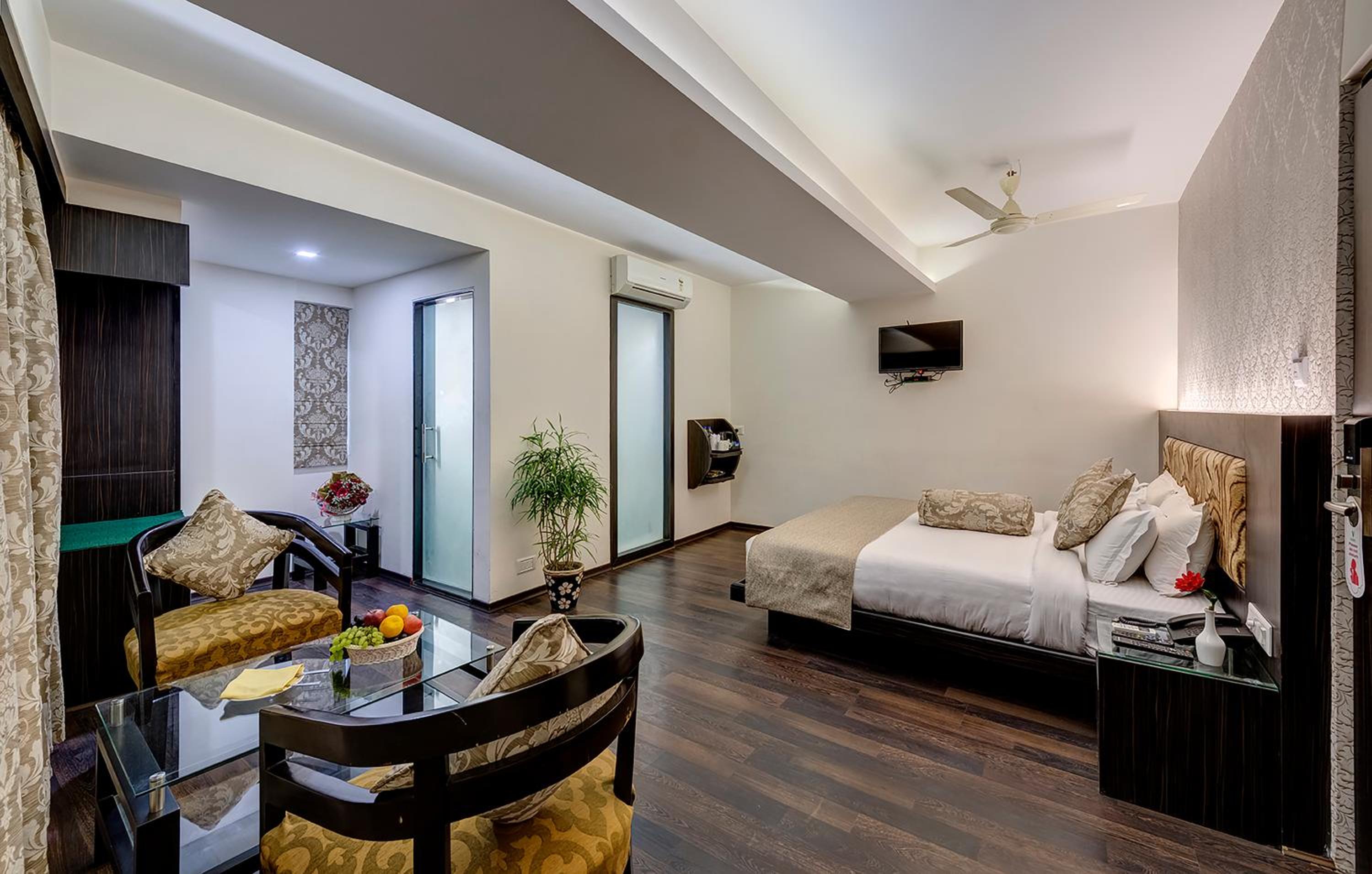 Premium Double or Twin Room photo 3