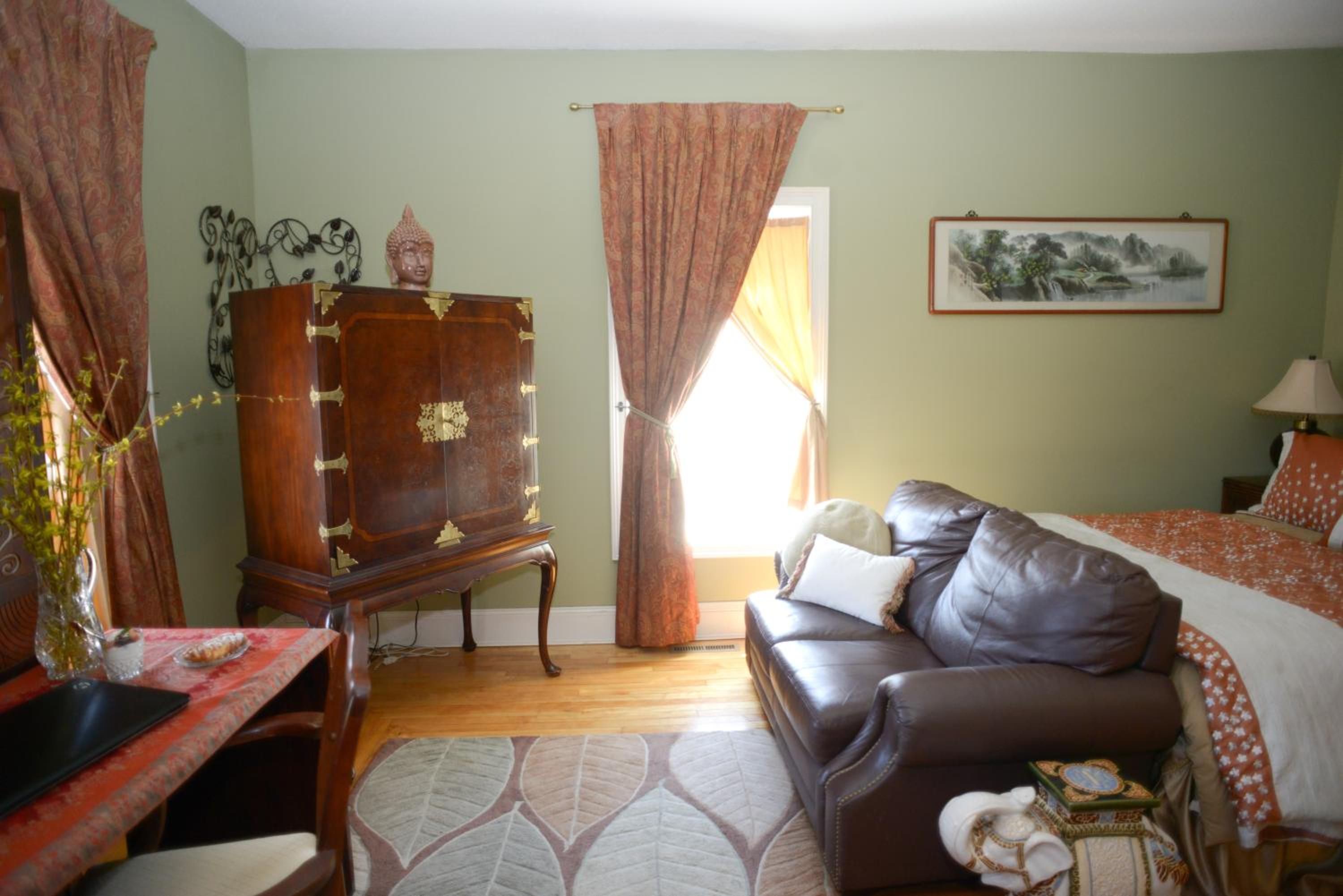 Queen Room - Disability Access photo 2