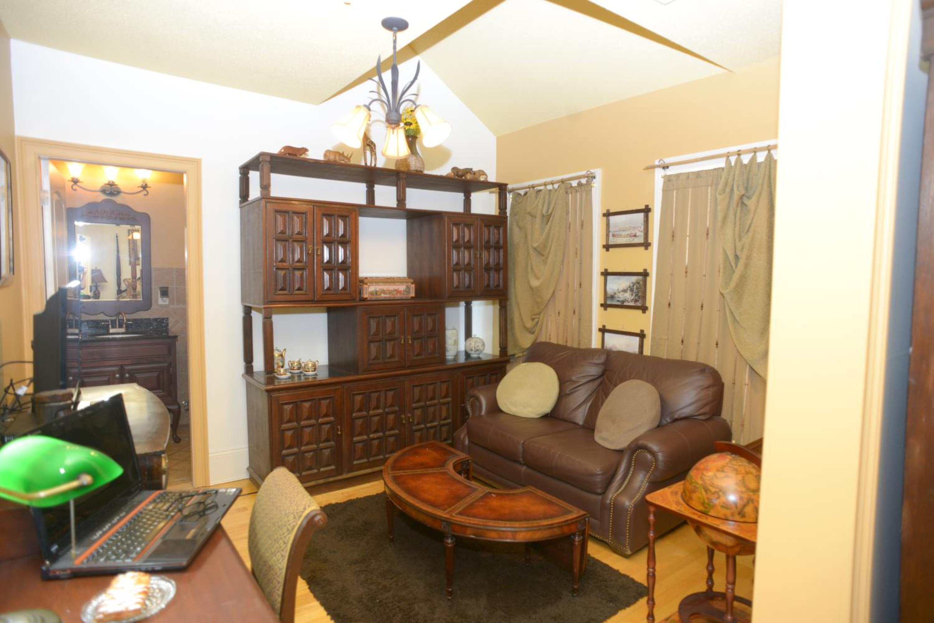 Queen Room with City View photo 3