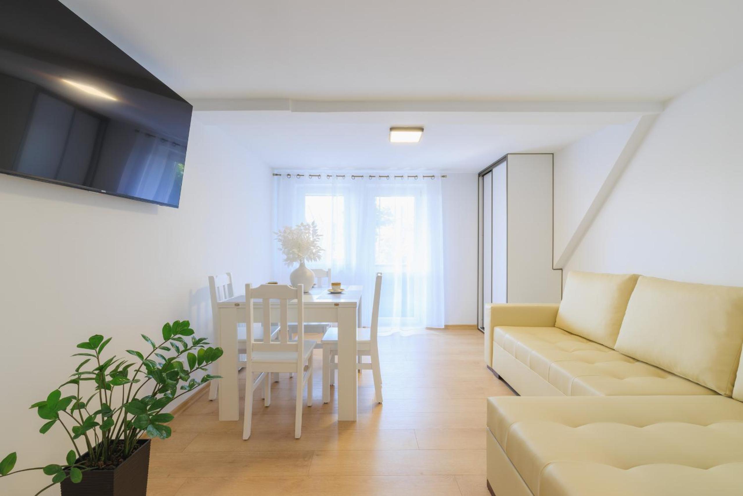 Suite with Mountain View