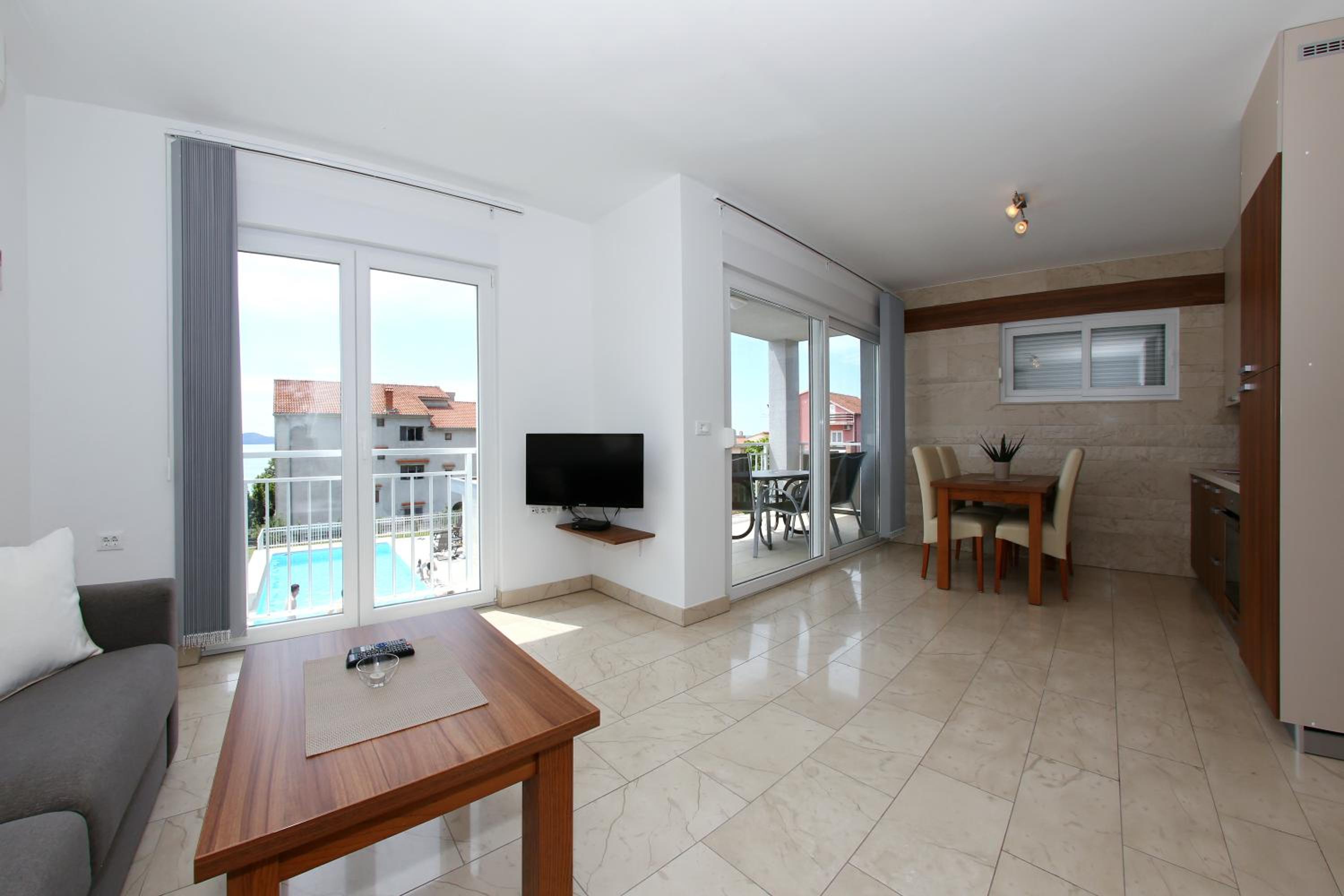 Appartamento con 1 Camera da Letto, Balcone e Vista Mare