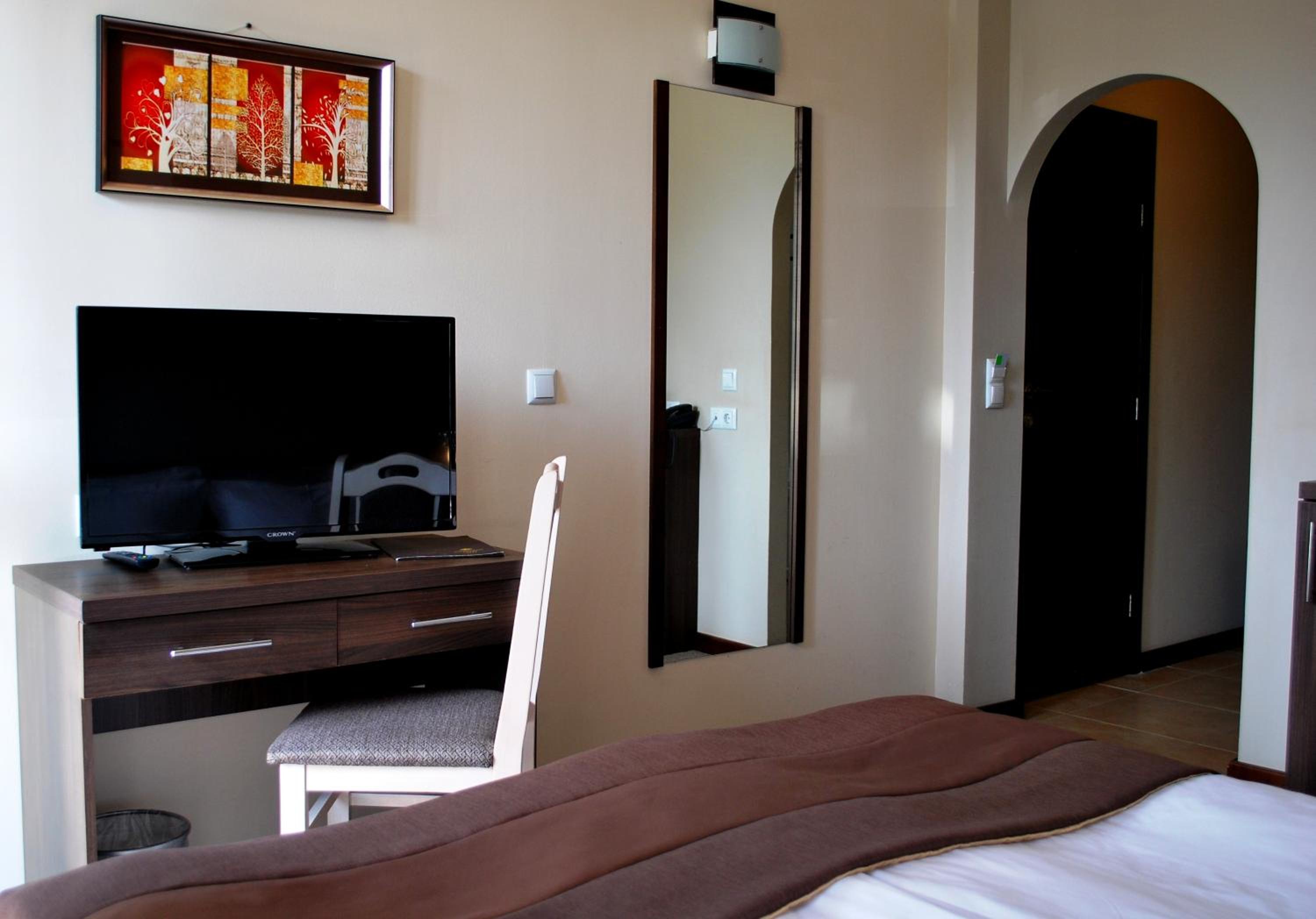Double Room with Shared Balcony photo 2