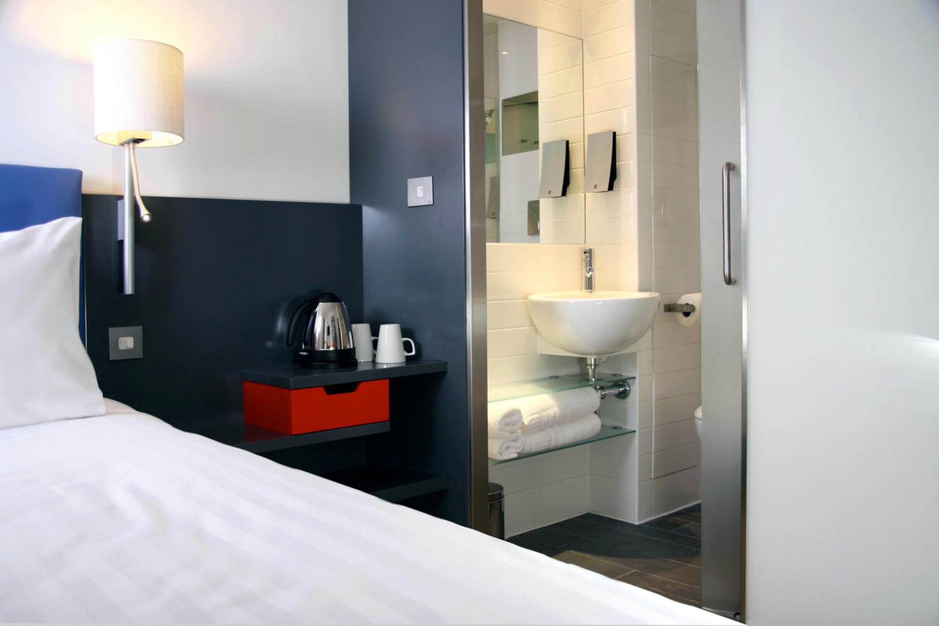 Double Room - Photo 8