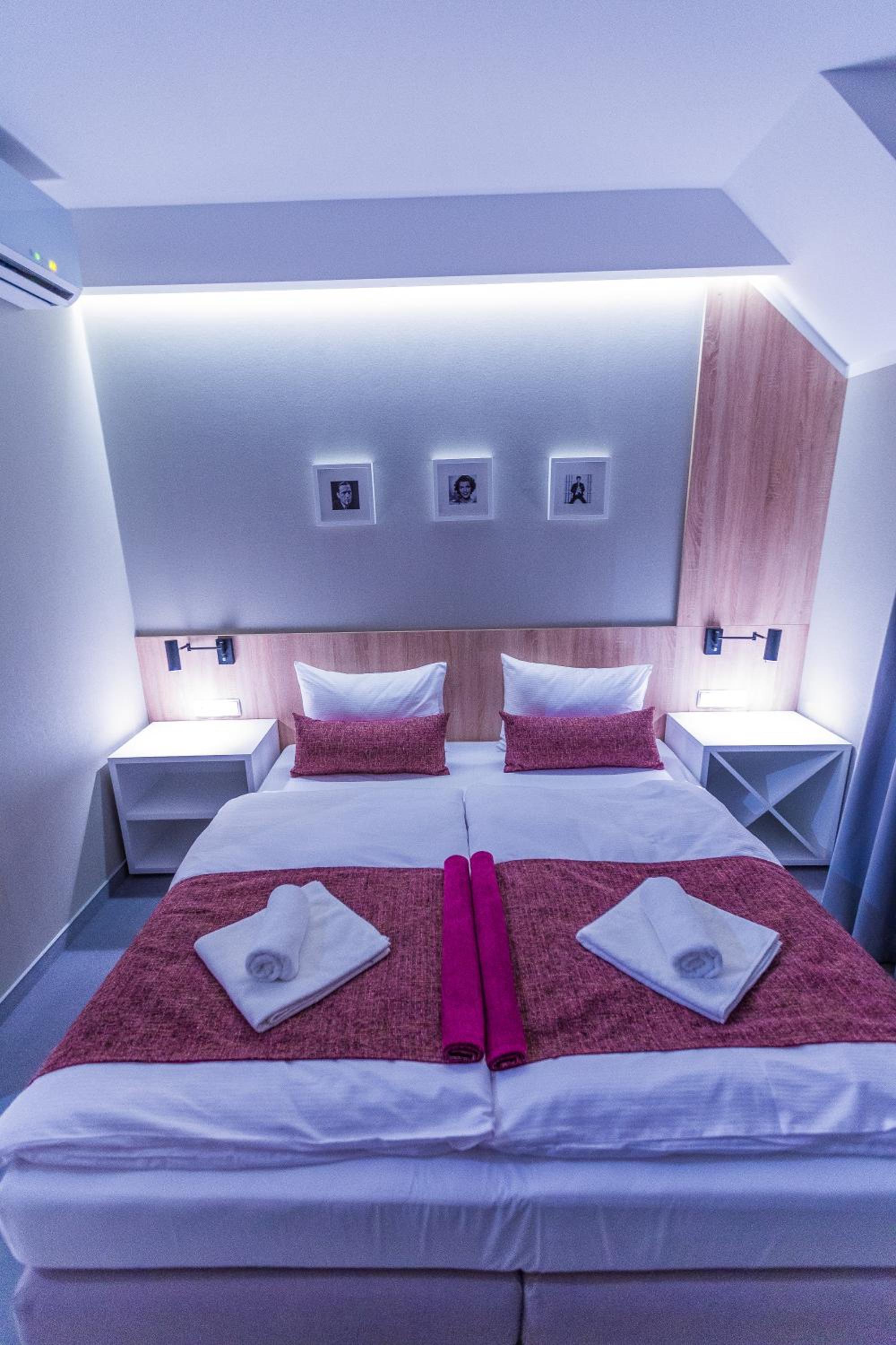 Standard Double or Twin Room photo 1