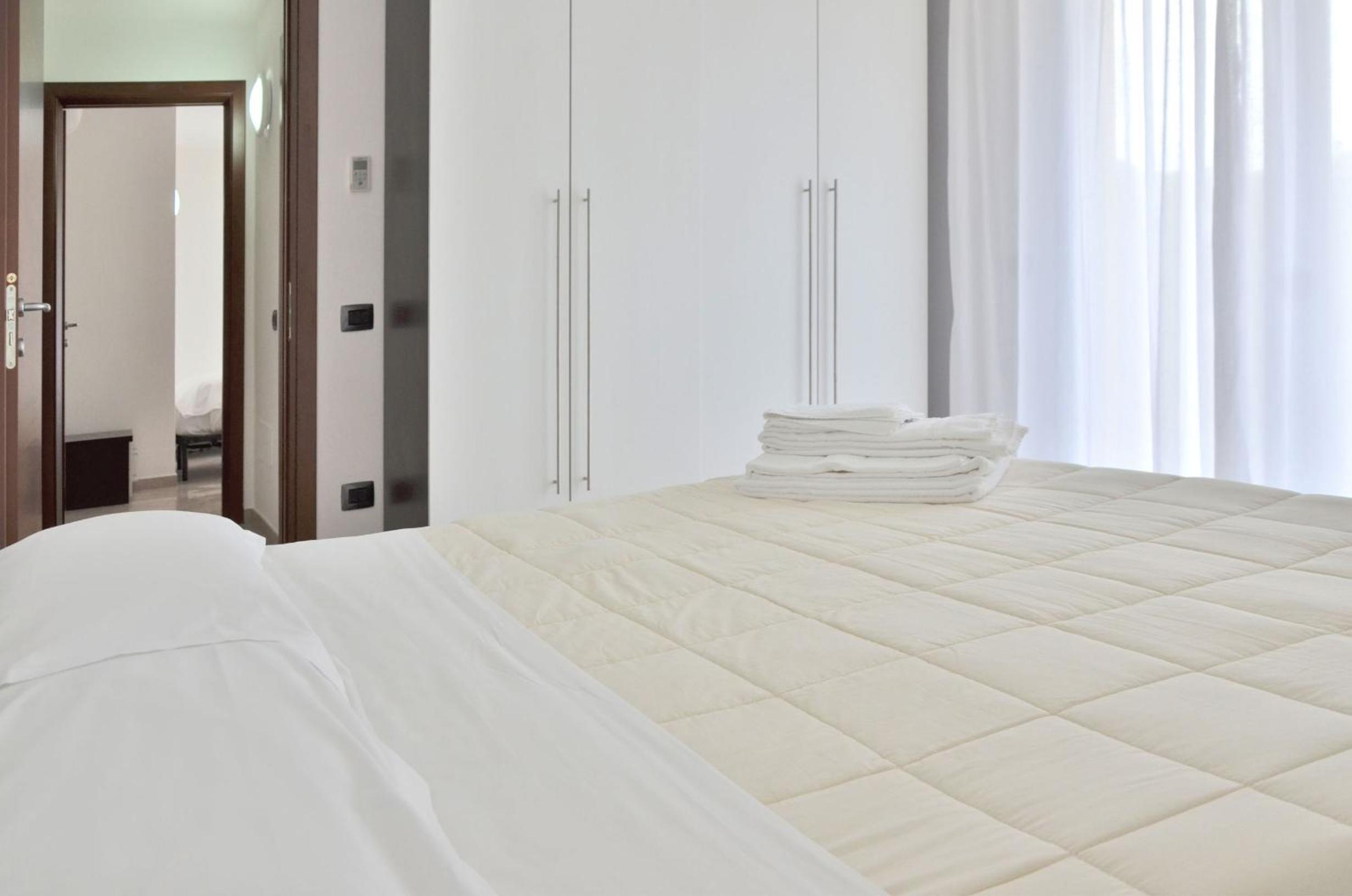 Two-Bedroom Apartment with Balcony - Photo 3