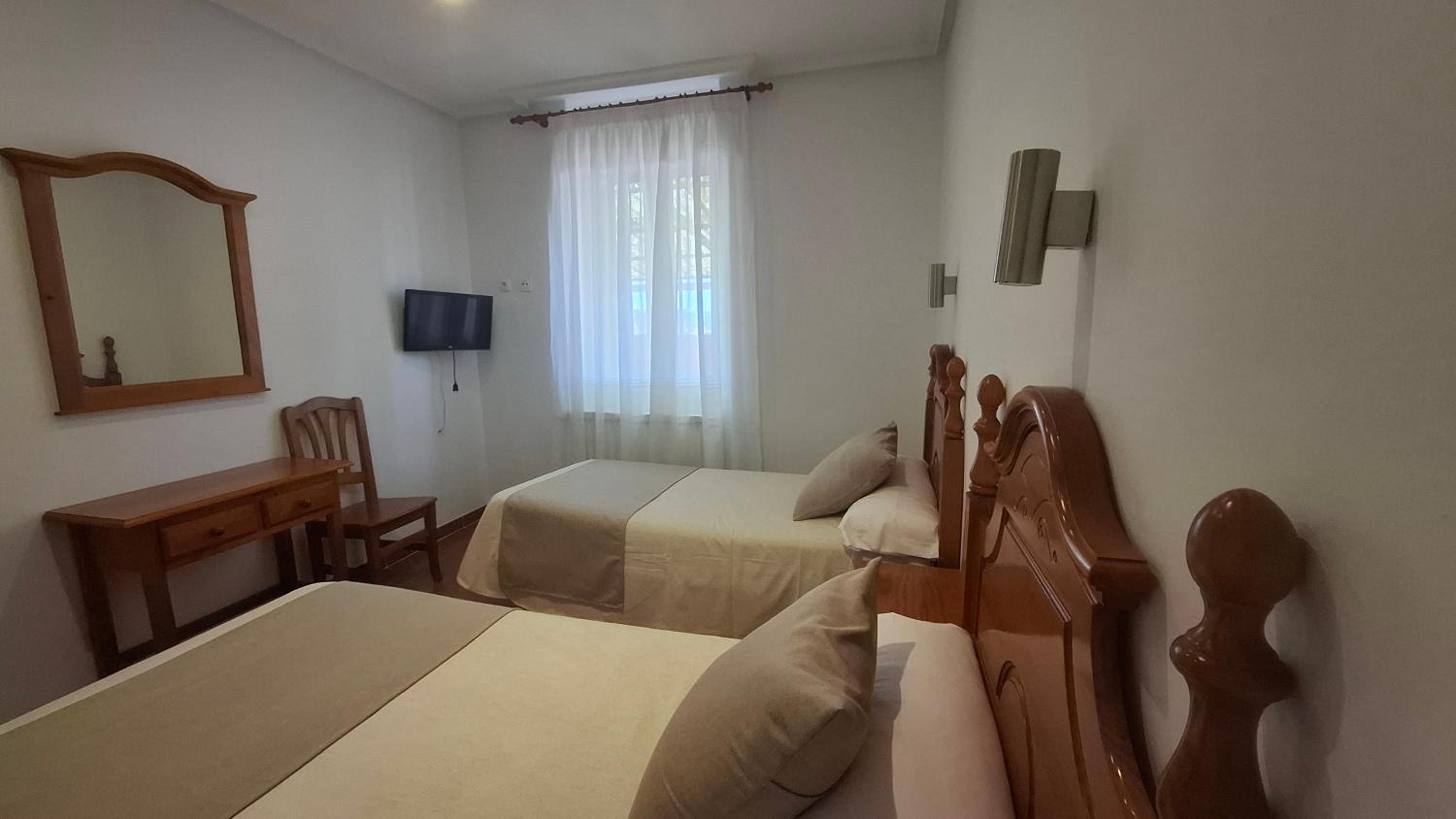 Budget Twin Room photo 2