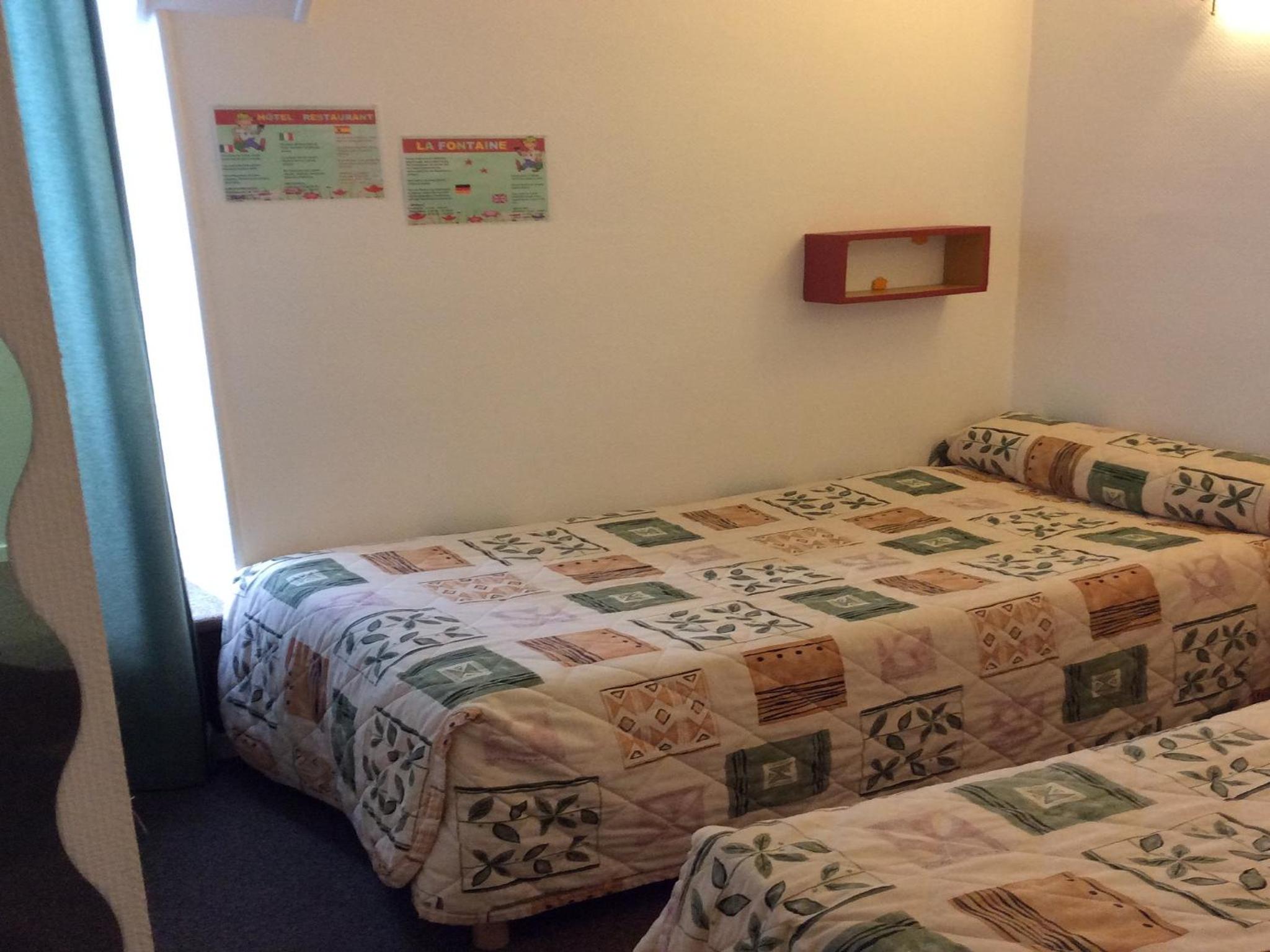 Twin Room - Photo 2