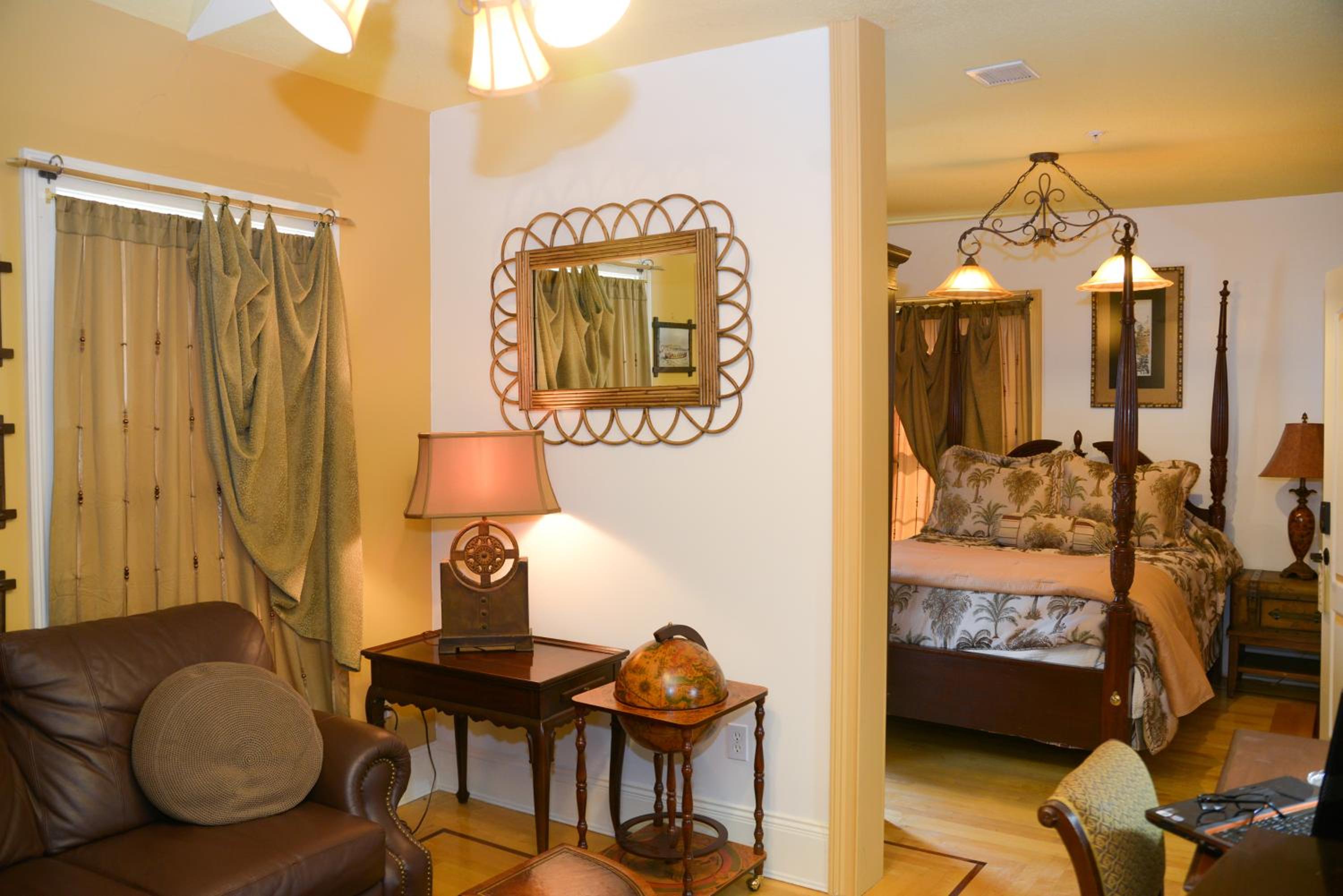 Queen Room with City View photo 1