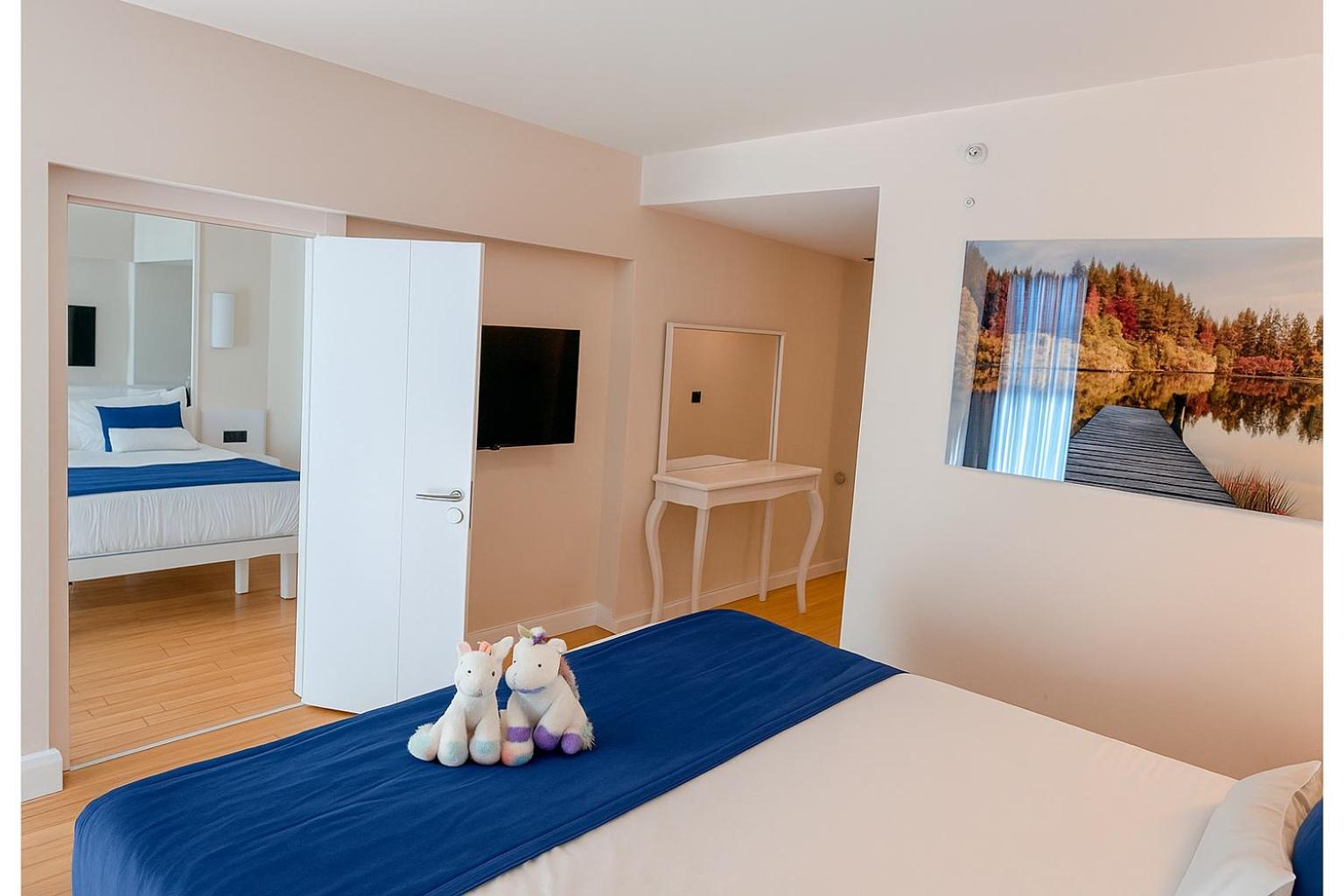 Two-Bedroom Superior Apartment - Photo 7