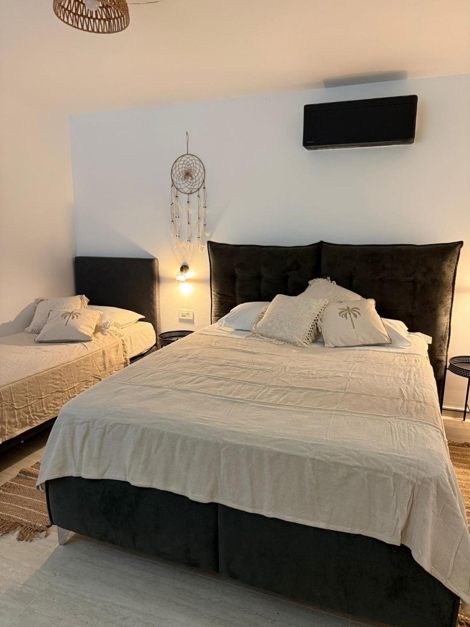 Two-Bedroom Deluxe Apartment with Balcony photo 2
