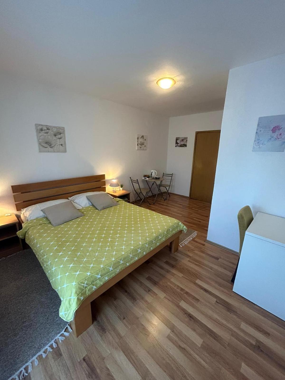 Deluxe Double Room with Balcony photo 1