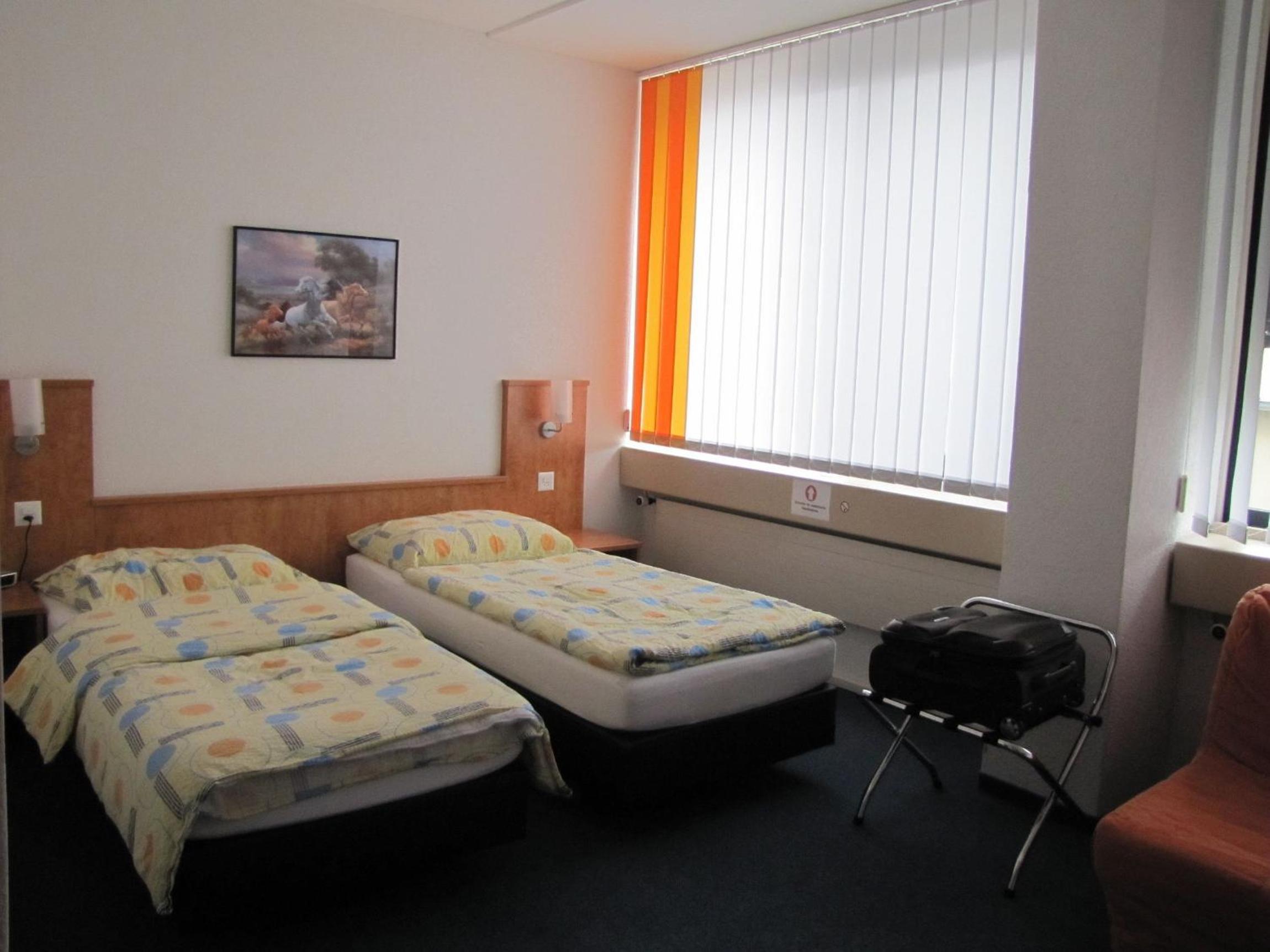 Double Room (1 Adult) - Photo 3