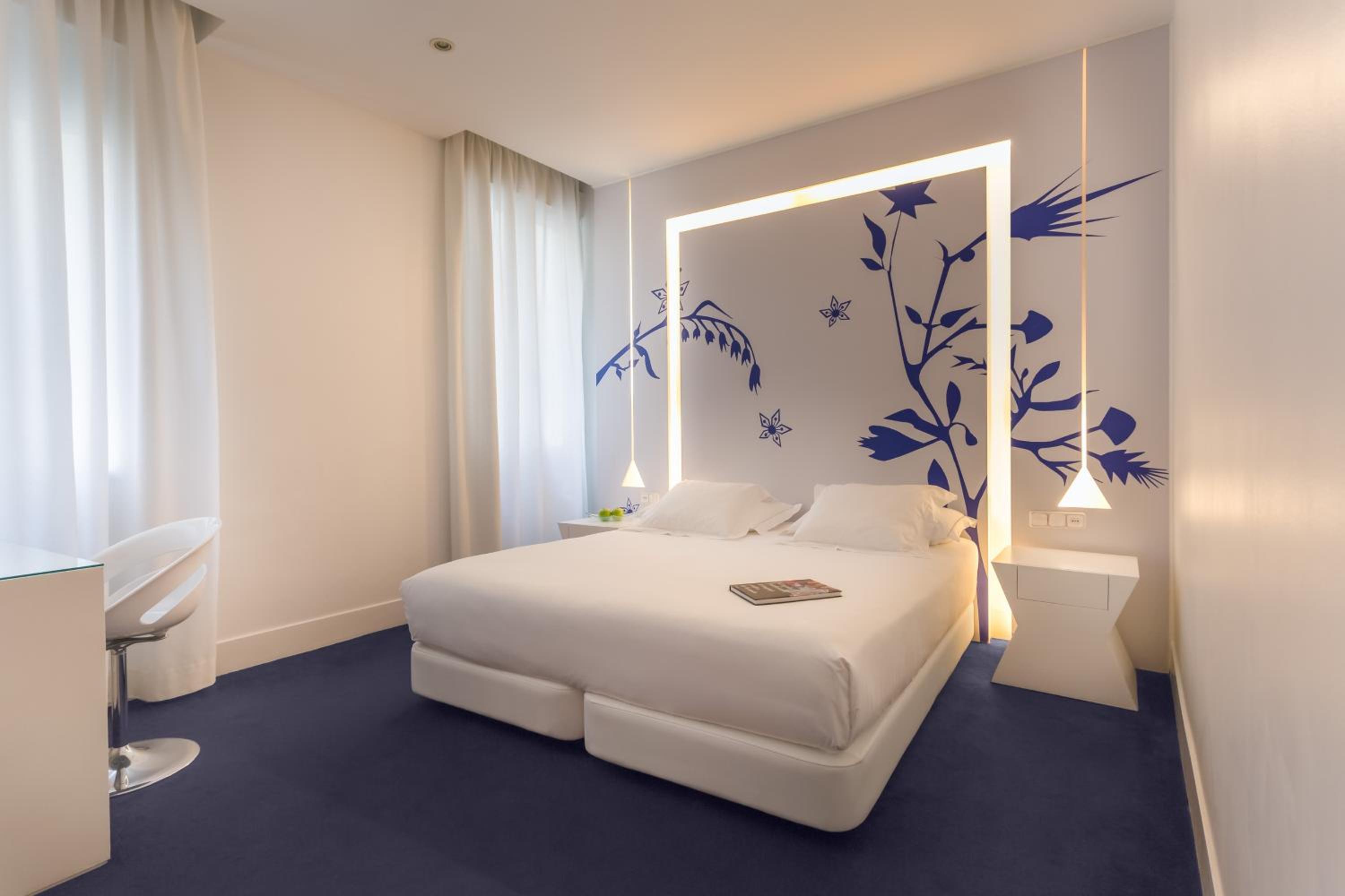 Double or Twin Room - Photo 4