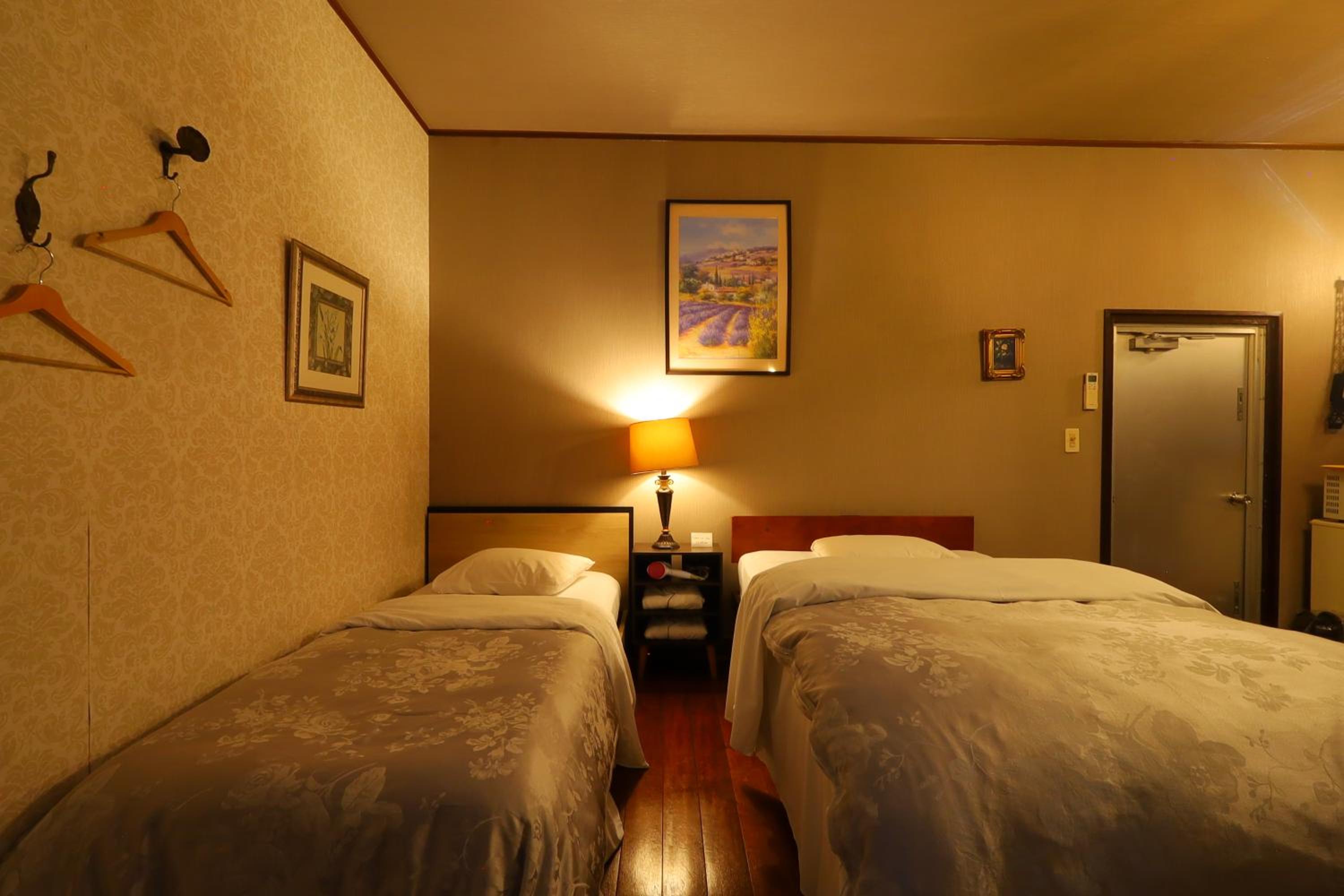Double Room with Private Bathroom photo 2