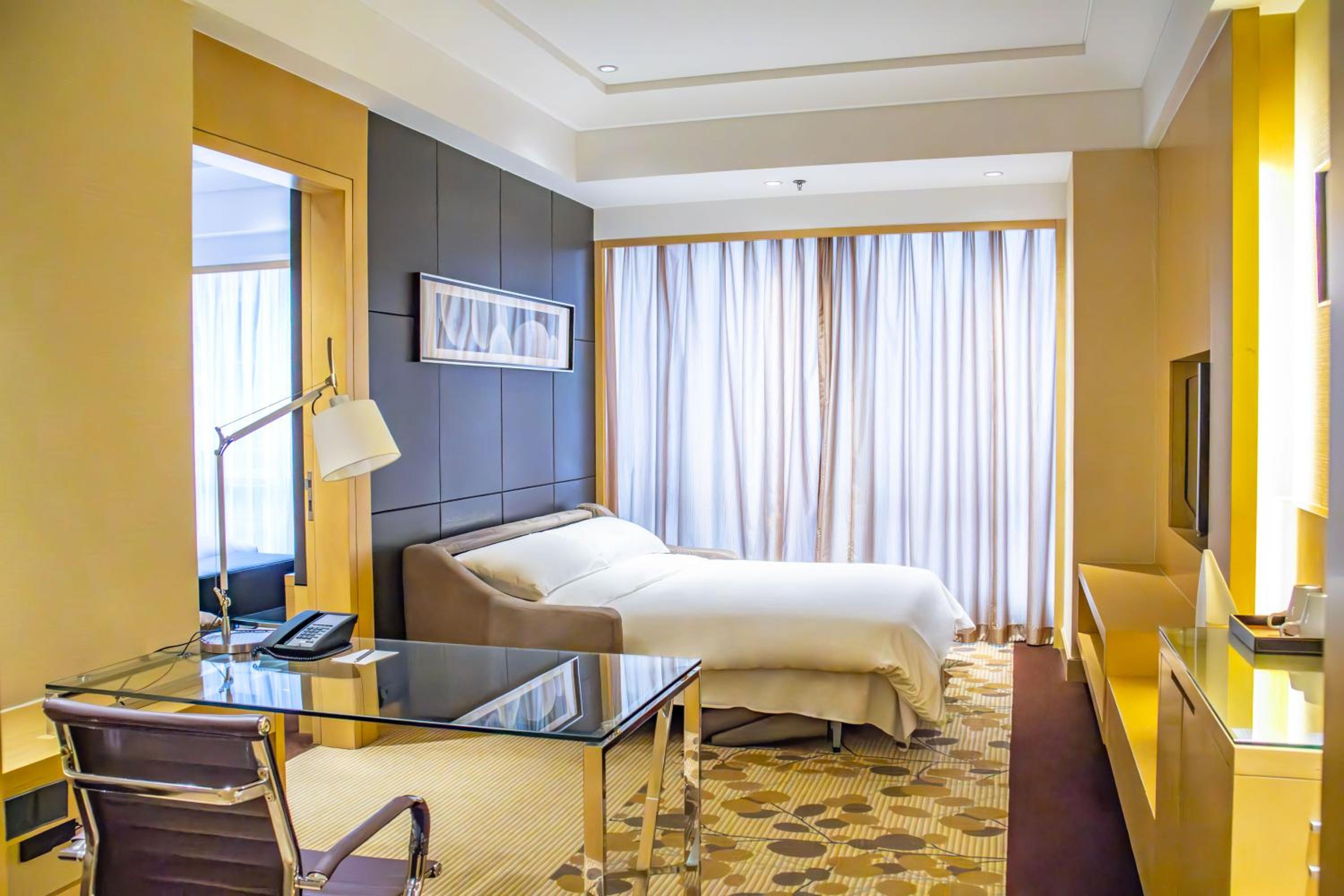 Family Suite with Sofa Bed photo 2