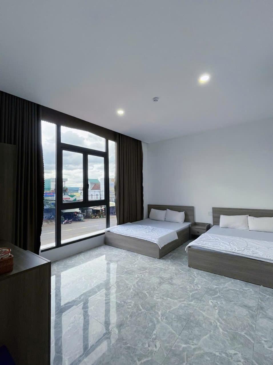 Queen Room with Two Queen Beds - Disability Access photo 2