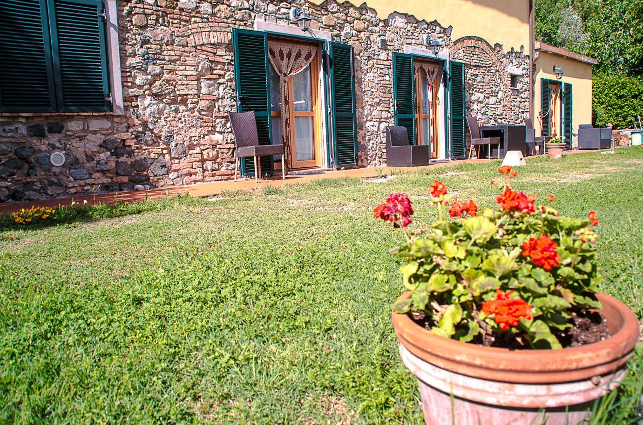 Two-Bedroom Apartment - Photo 4