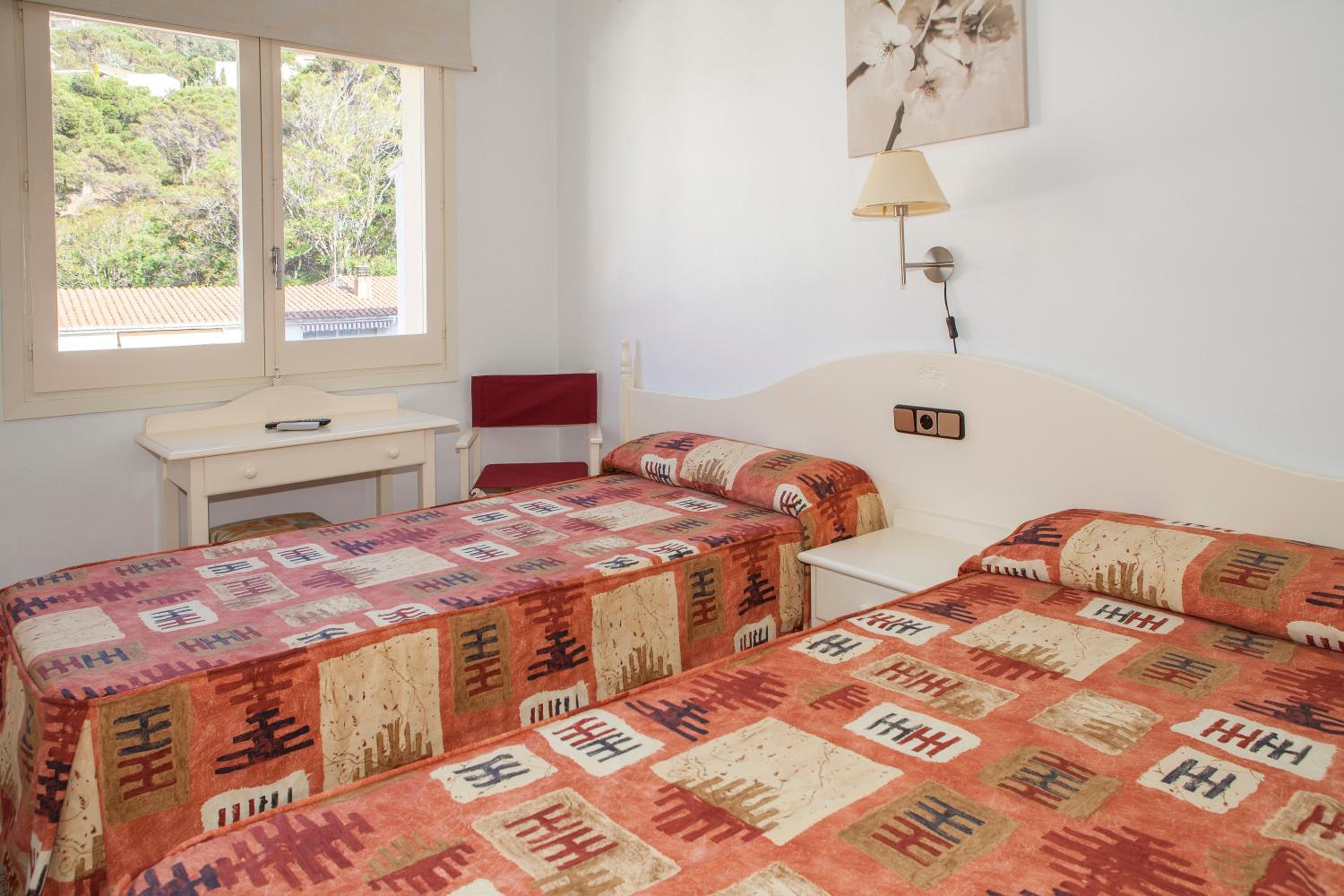 Double or Twin Room - Photo 11