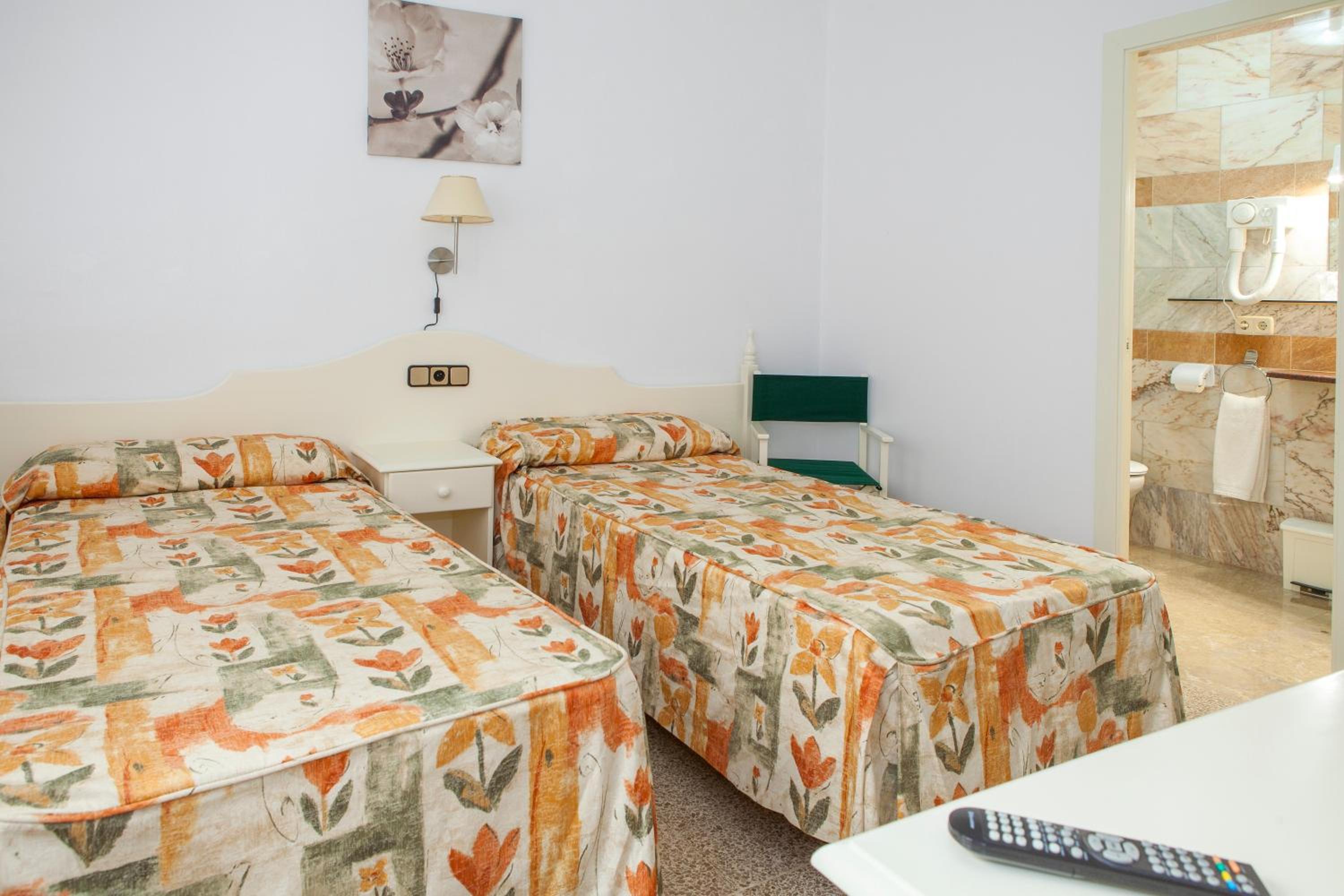 Double or Twin Room - Photo 1