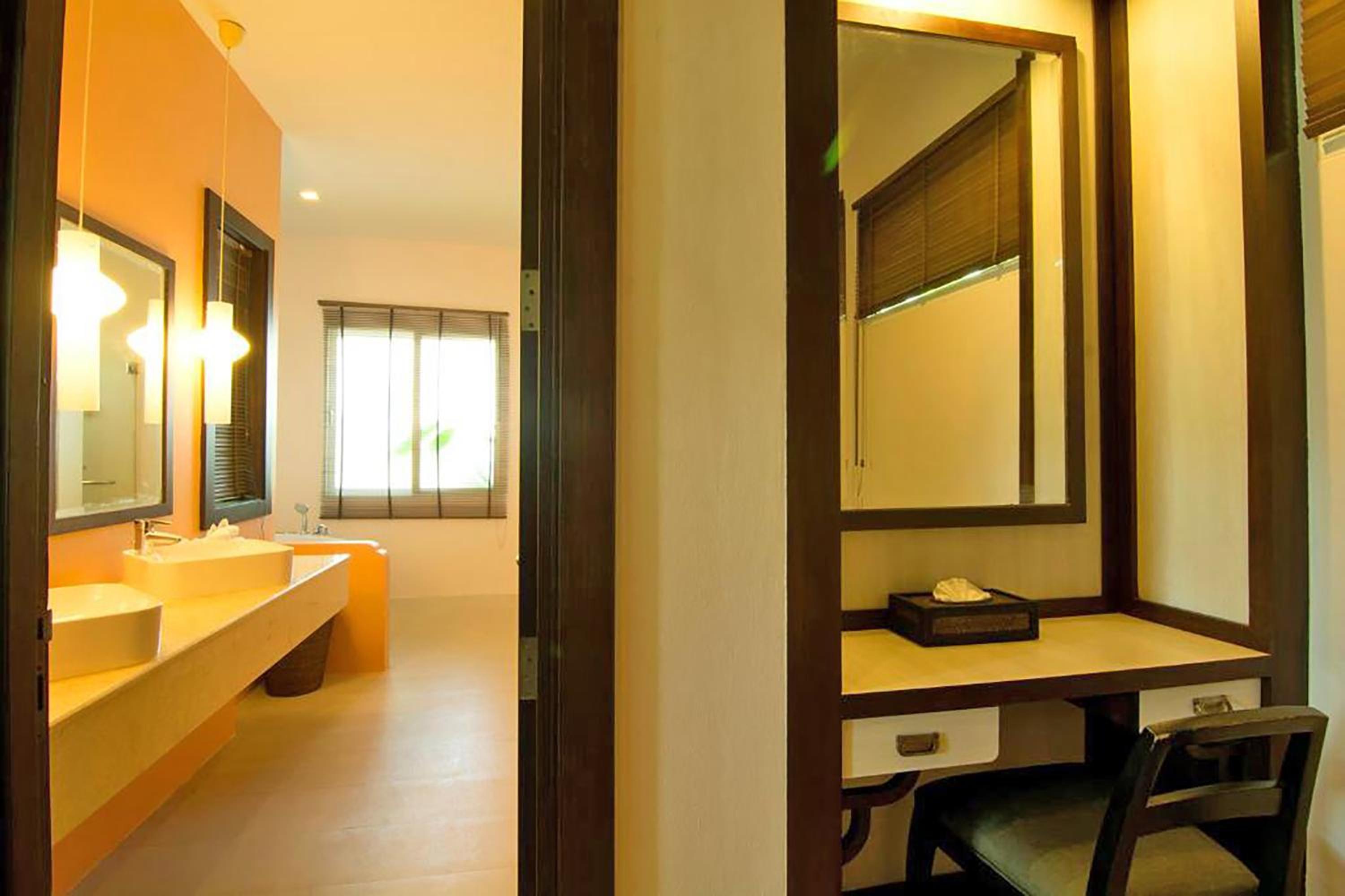Deluxe Double or Twin Room with Sea View - Photo 1