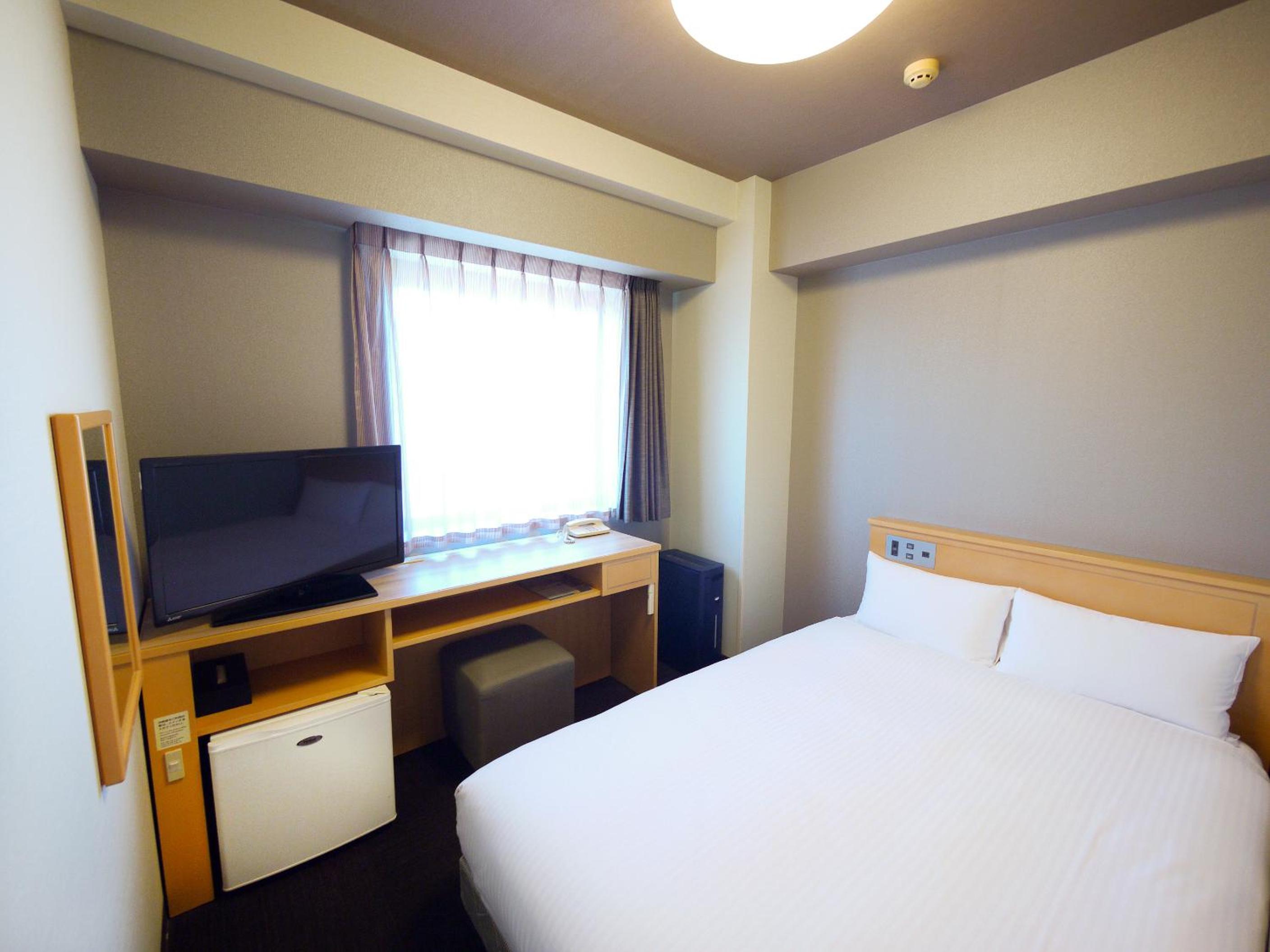 Double Room with Small Double Bed - Smoking - Heated Tobacco Only - Photo 8