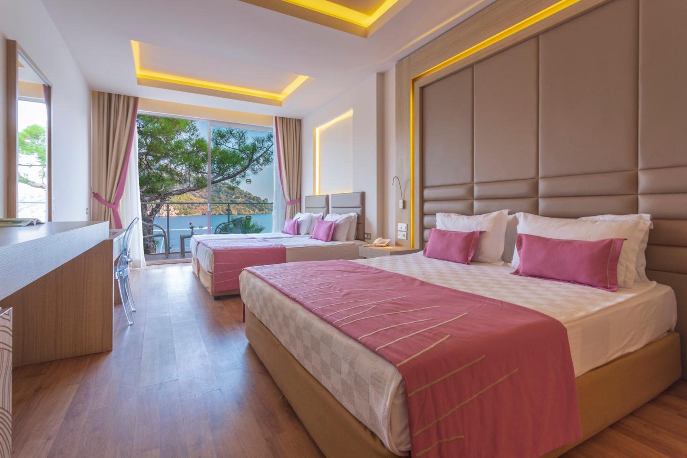Quadruple Room with Sea View photo 1